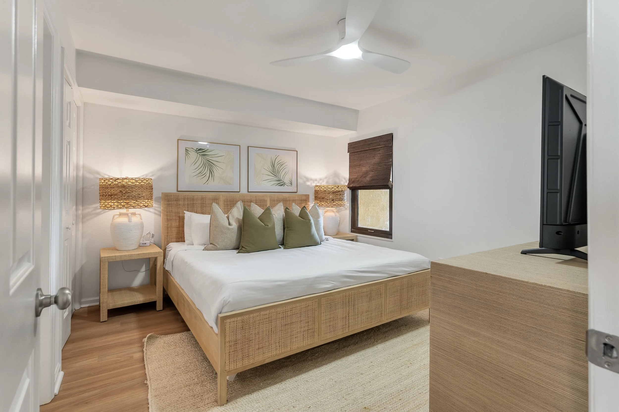 201 W Artic 410_i-8.jpg