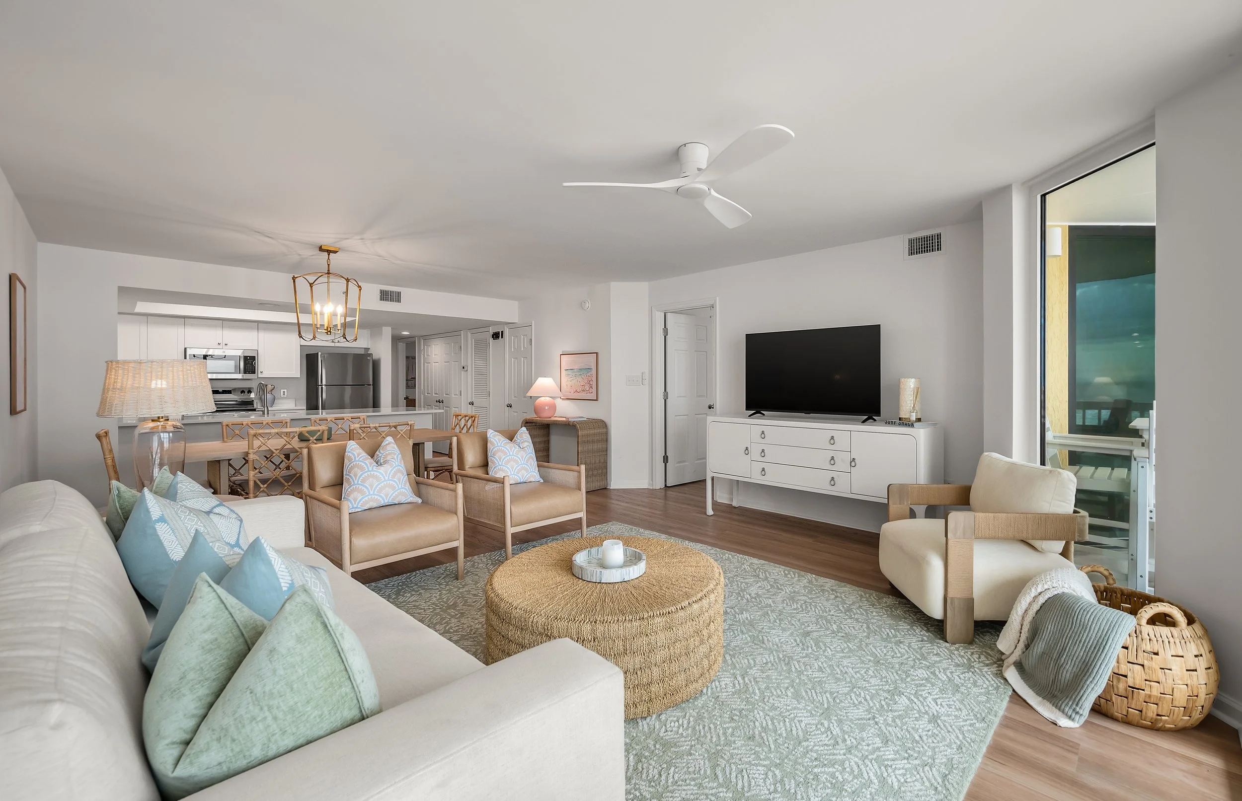 201 W Artic 109_i-21.jpg