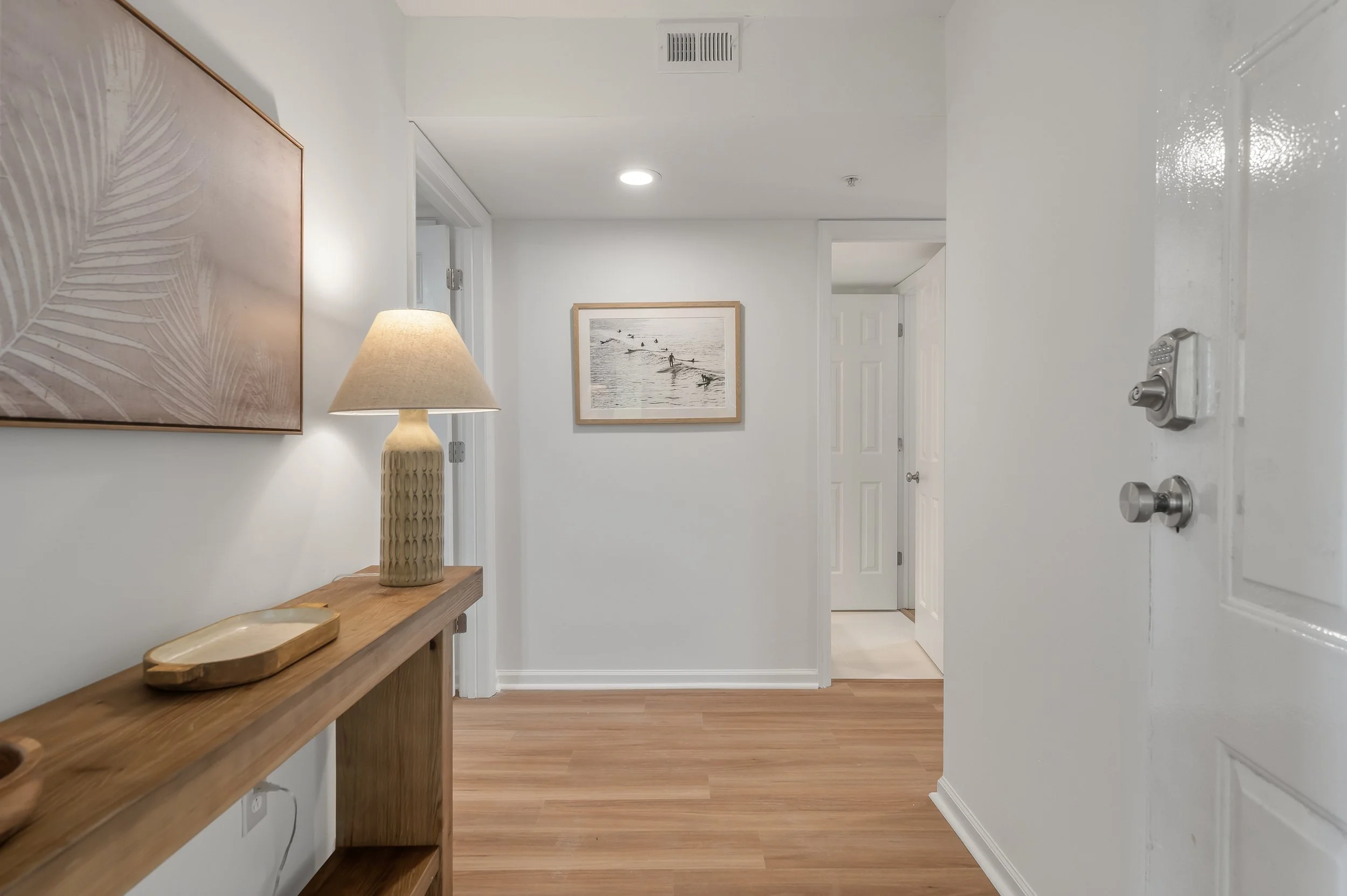 201 W Artic 410_i-7.jpg