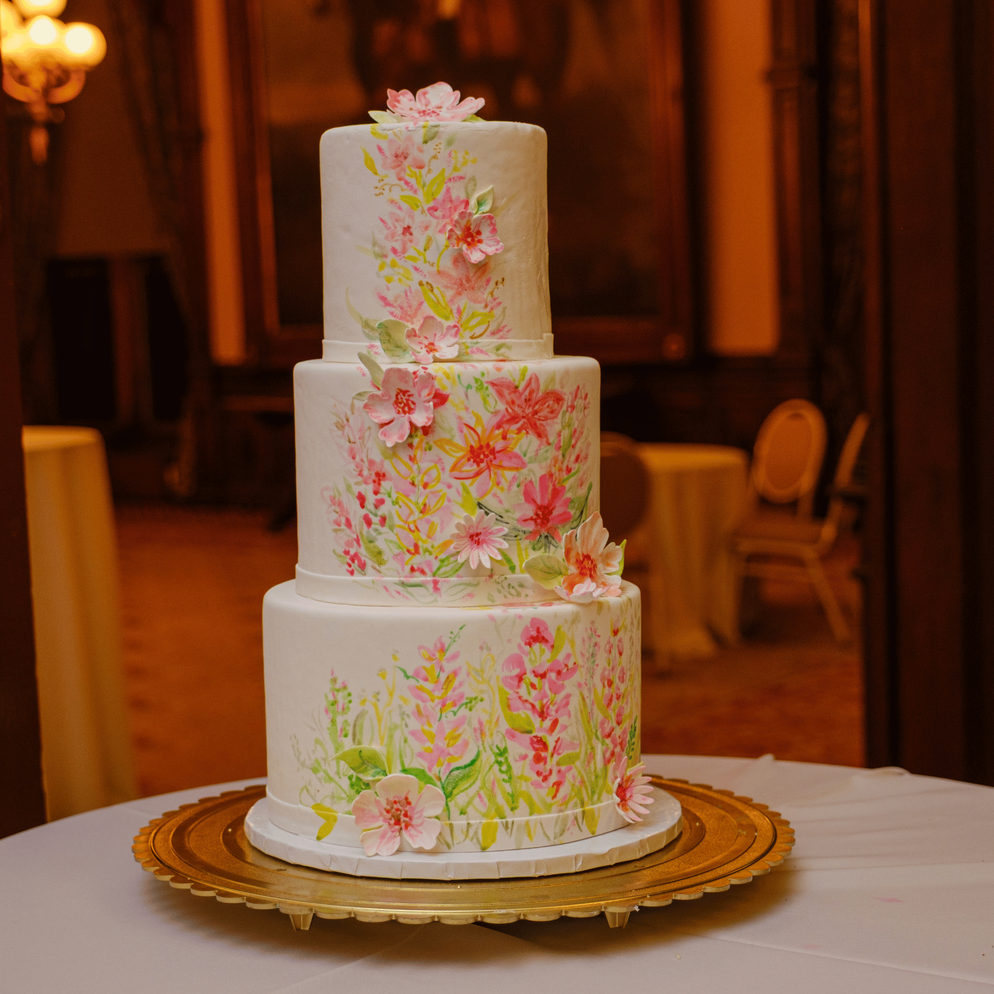 Live Wedding Cake Painting in Saratoga NY: What It Is and Why Couples Love It