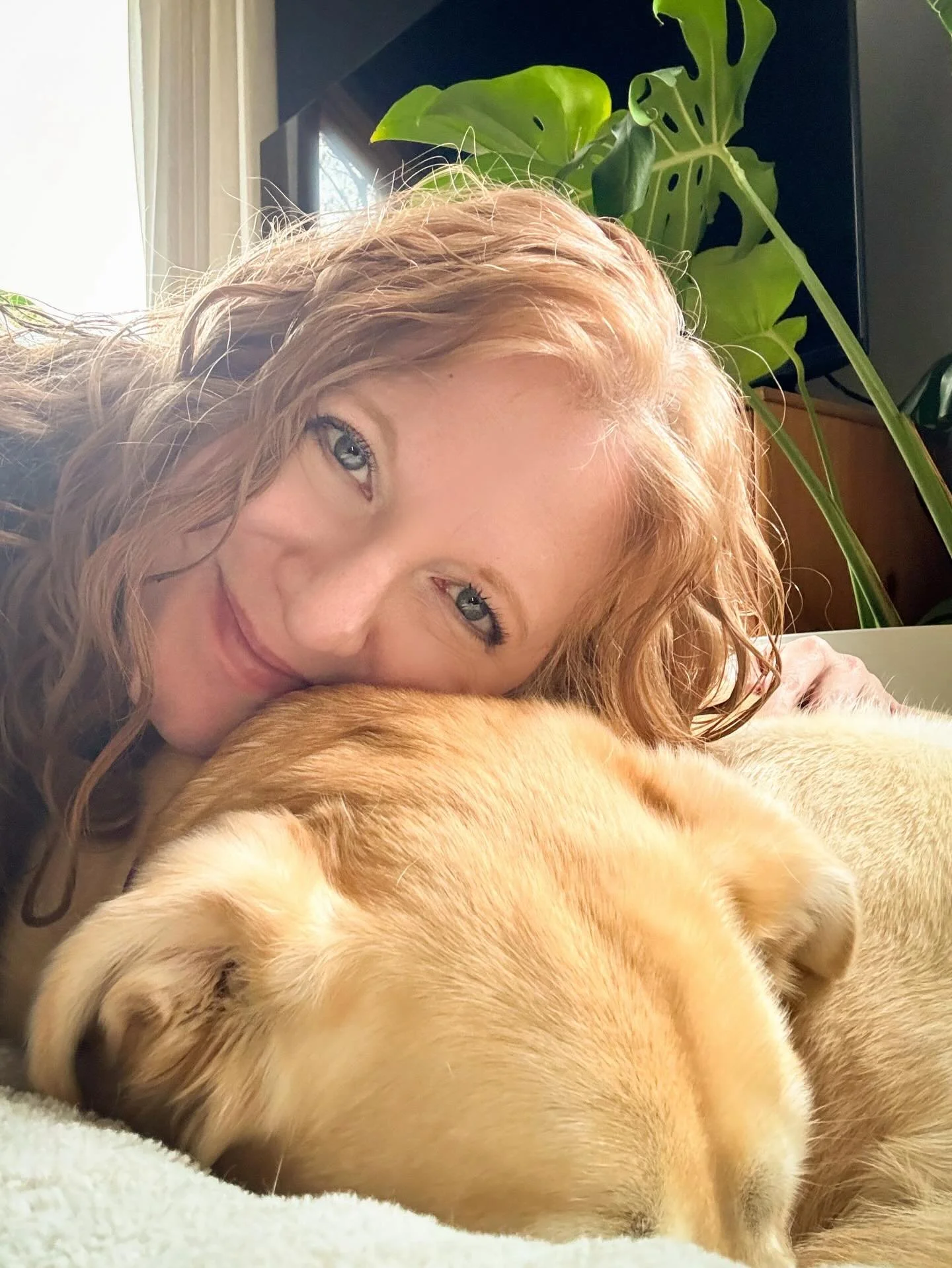 When the day is cozy and gloomy, and the urge to snuggle with your dog is stronger than working on your next book. 😉🐶🥰 #dogmomlife #cozyvibesonly 
.
.
.
.
.
.
.#dogsofinstagram
#bookgirl #bookstagram #bookobsessed #booklover #bookrecs #romanceread