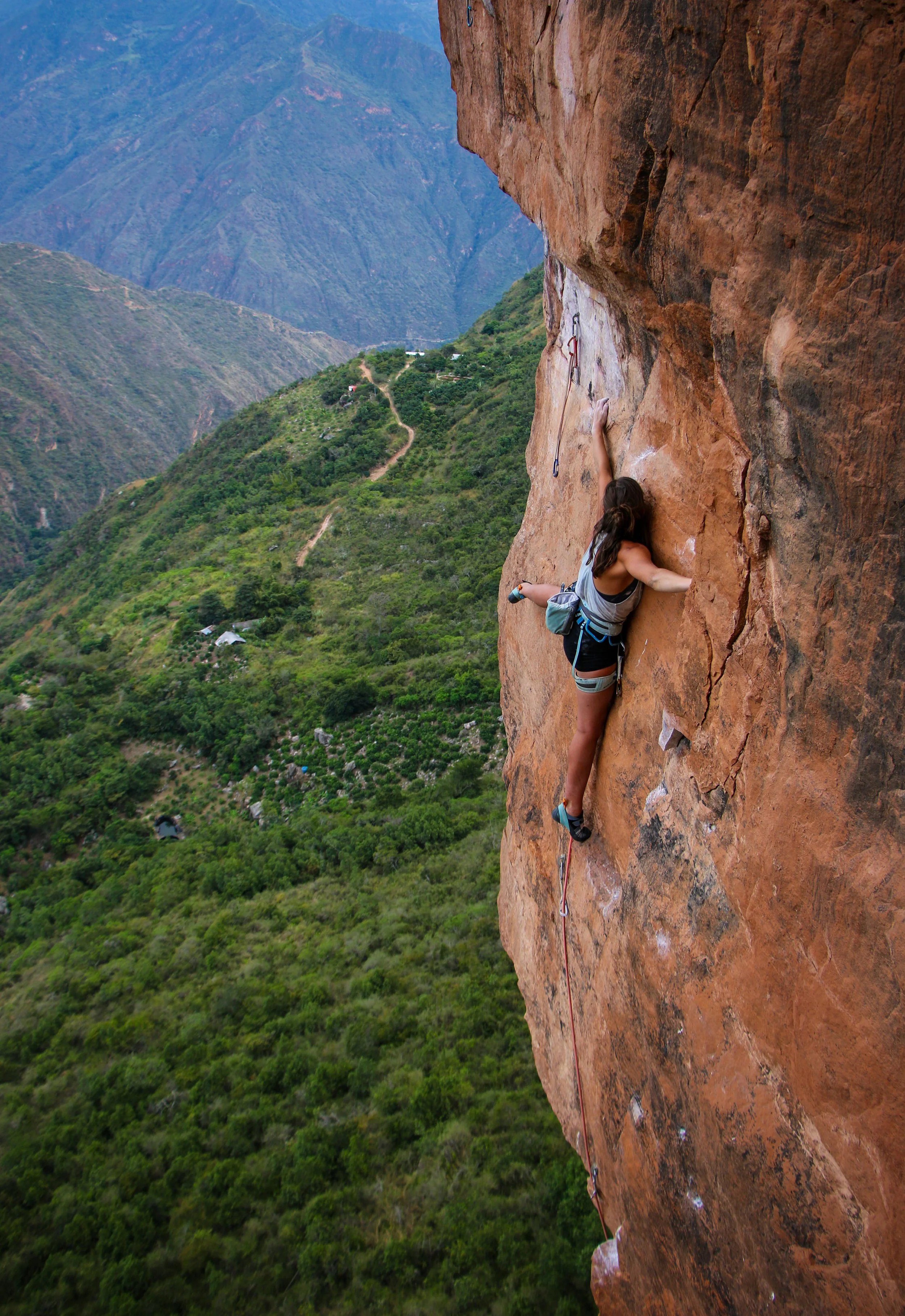 02_carballo_climb.jpg