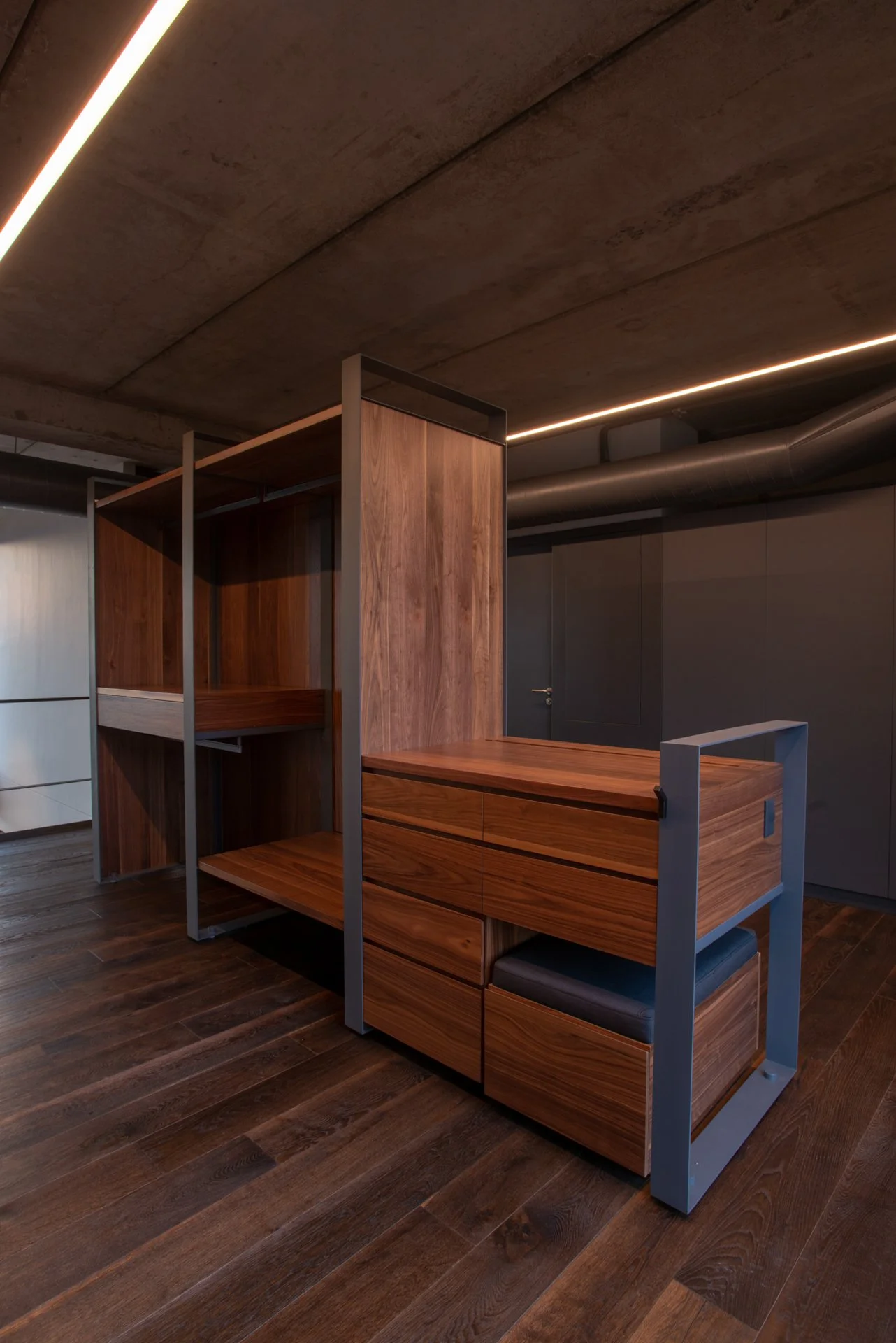 I-Closet-1.jpg