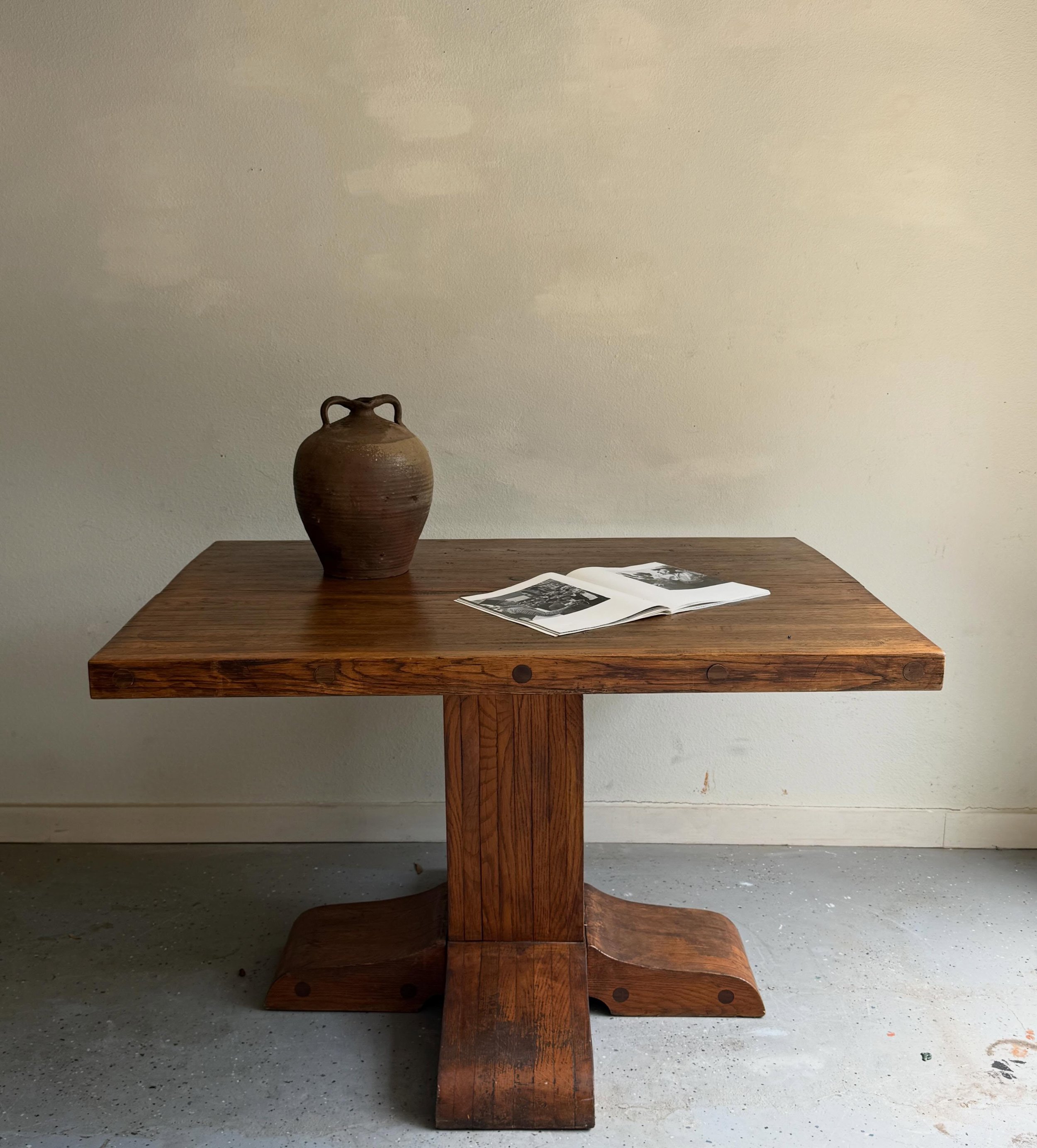 1920&rsquo;s American Crafted Pedestal Table. 

Still available and still killing it. We&rsquo;d love to see it used as an entry table. Who has ideas? 

DM for more information🖤