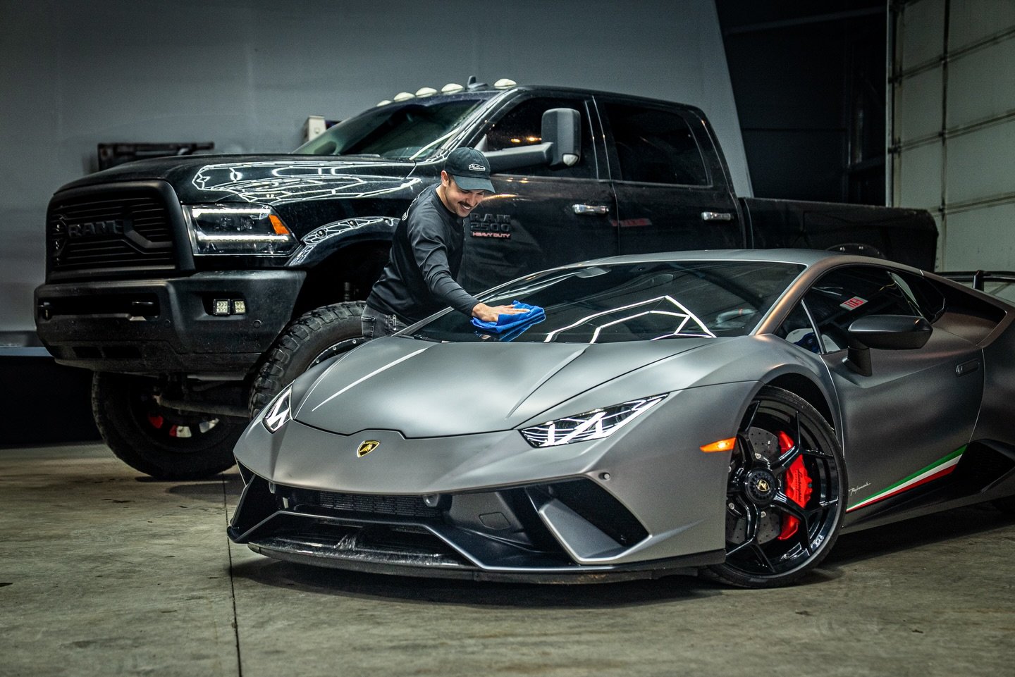 Christmas Eve catch you off-guard? No worries, we have instant E-Gift cards&mdash; DM, Call or text us at 
503-395-5572 and we can help!✨🚗🎁

#christmastimeishere #egifts #giftcards #mobileservice #giftadetail #PlatinumDetailing
#merrychristmas