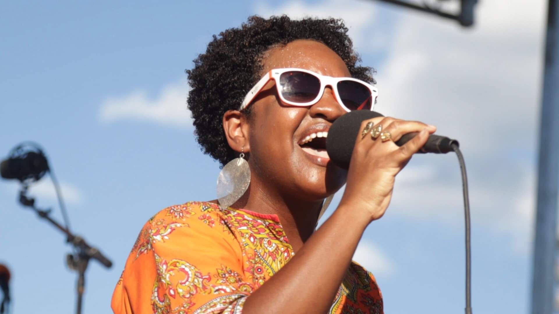 Akina Adderley: Broke