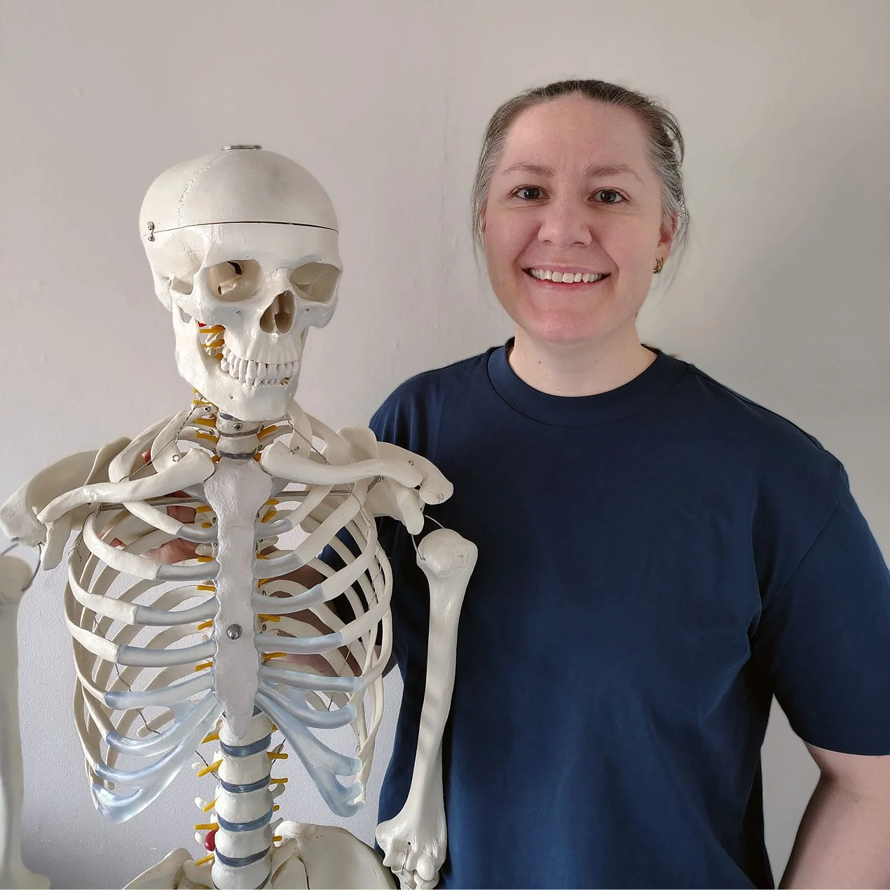 Leah Madden is an osteopath based in Glasgow, experienced in recurring pain, movement restrictions, flare-ups and hypermobility.