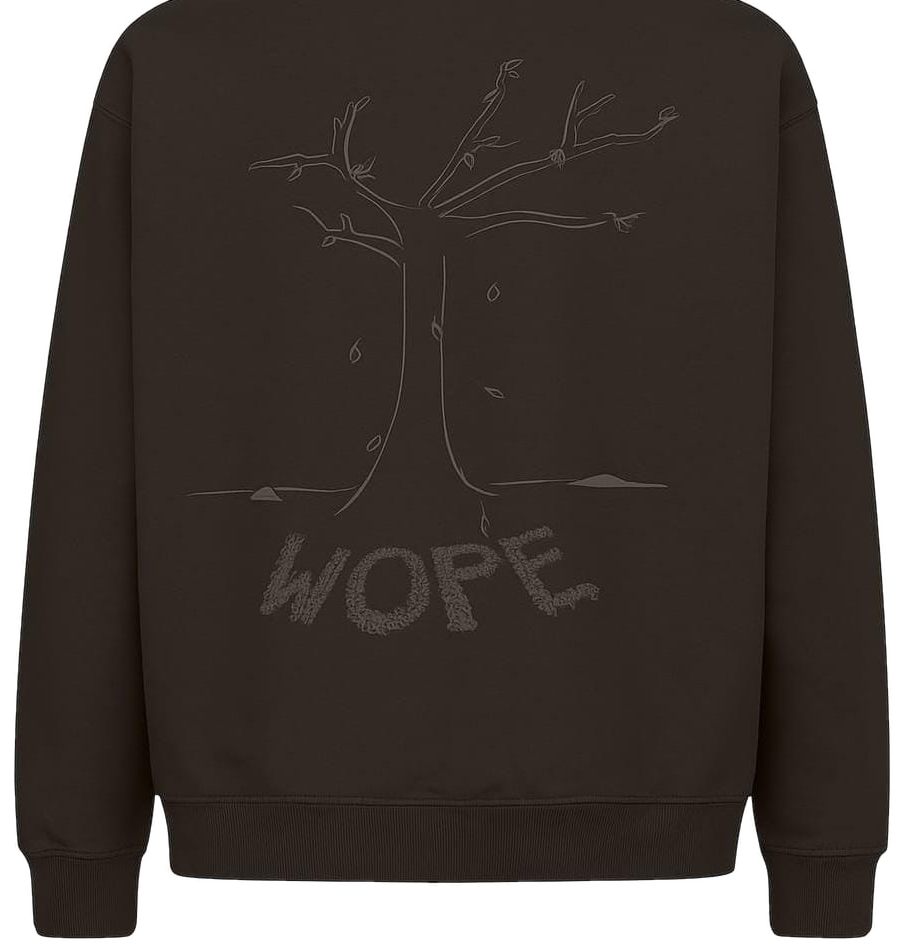 Sudadera Wope marron con arbol de ramas desnudas y el nombre Wope formado por hojas caidas en la espalda