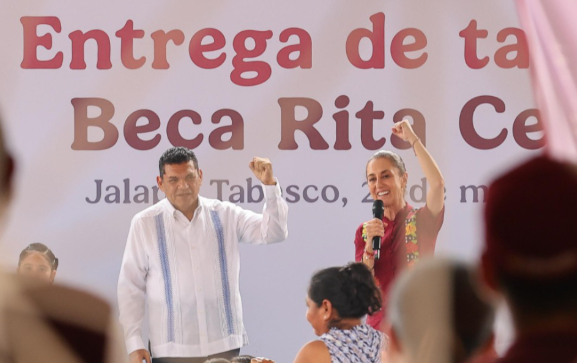 Gobiernos de México y de Tabasco fortalecen la educación pública con la Beca “Rita Cetina”; Claudia Sheinbaum y Javier May entregan tarjetas estudiantes de primaria en Jalapa