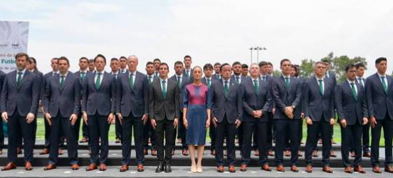 Presidenta Claudia Sheinbaum abandera a la Selección Nacional de México que participará en la Copa Mundial de la FIFA 2026