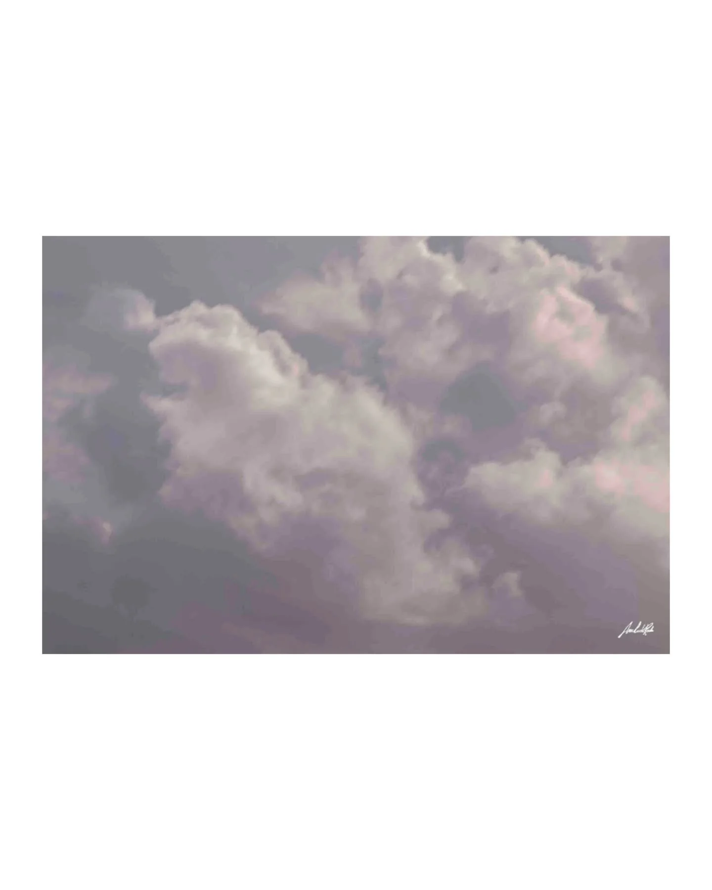 Ar 7
.
Ar, o elemento que abre a serie.
.
Venha ver o trabalho completo no meu site.
.
Link na bio.
.
#ARphotos 
#ELEMENTOS 
#ar
#fineart
#annainventandomoda