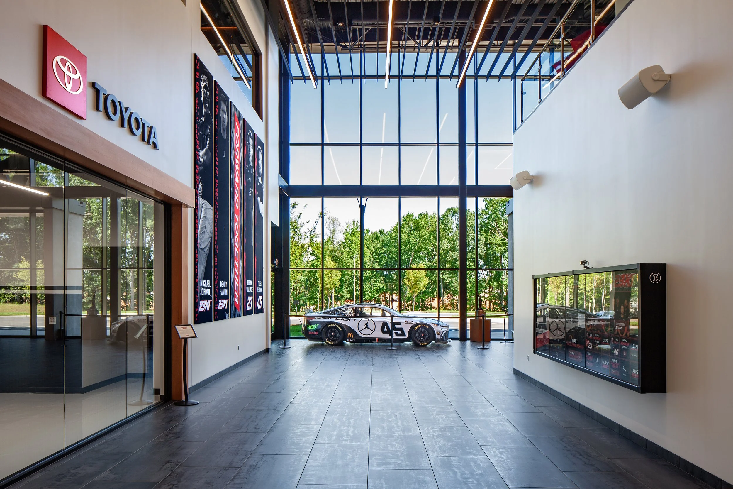 3 Lobby_1145.jpg