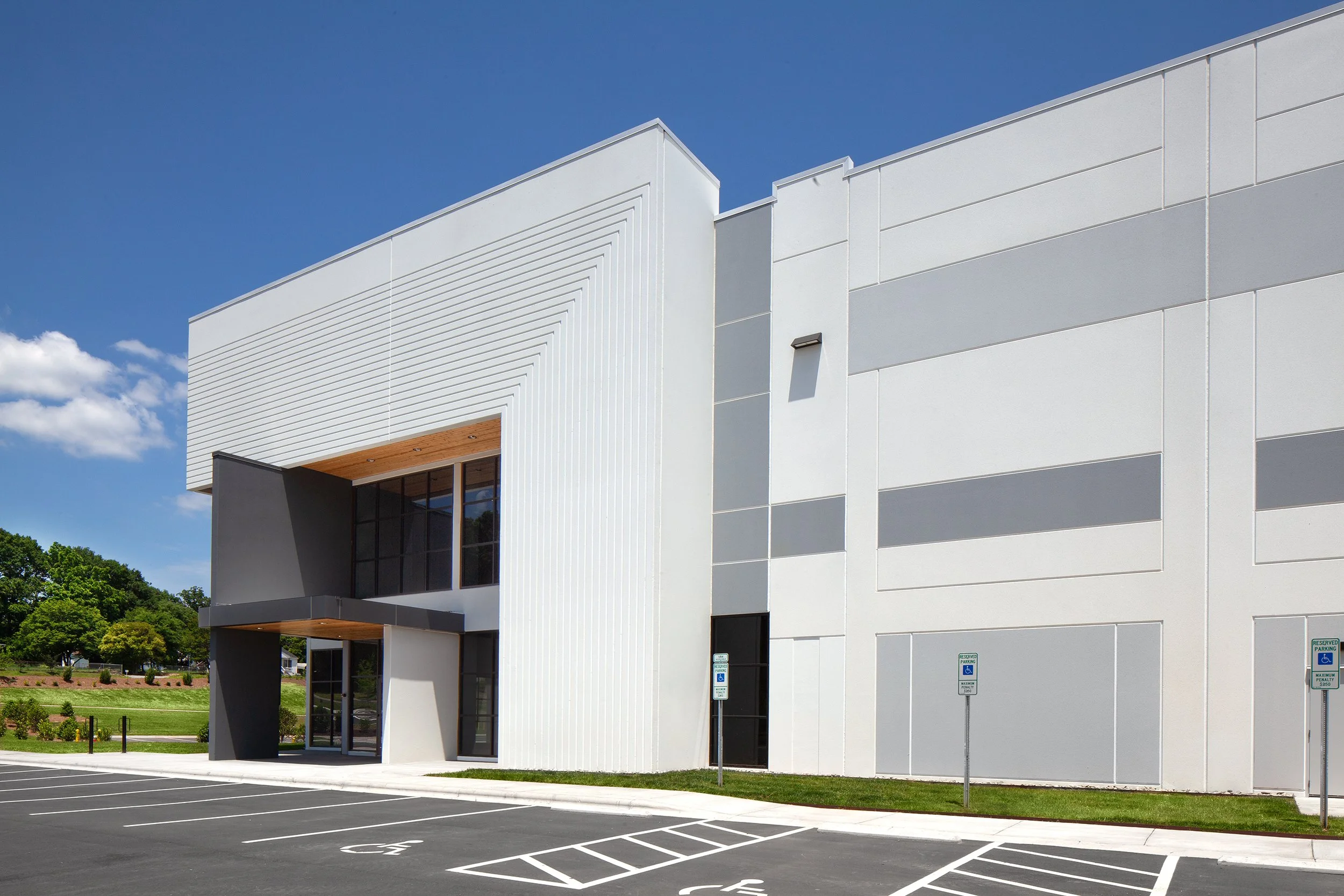 Oak Commerce Center_0542.jpg