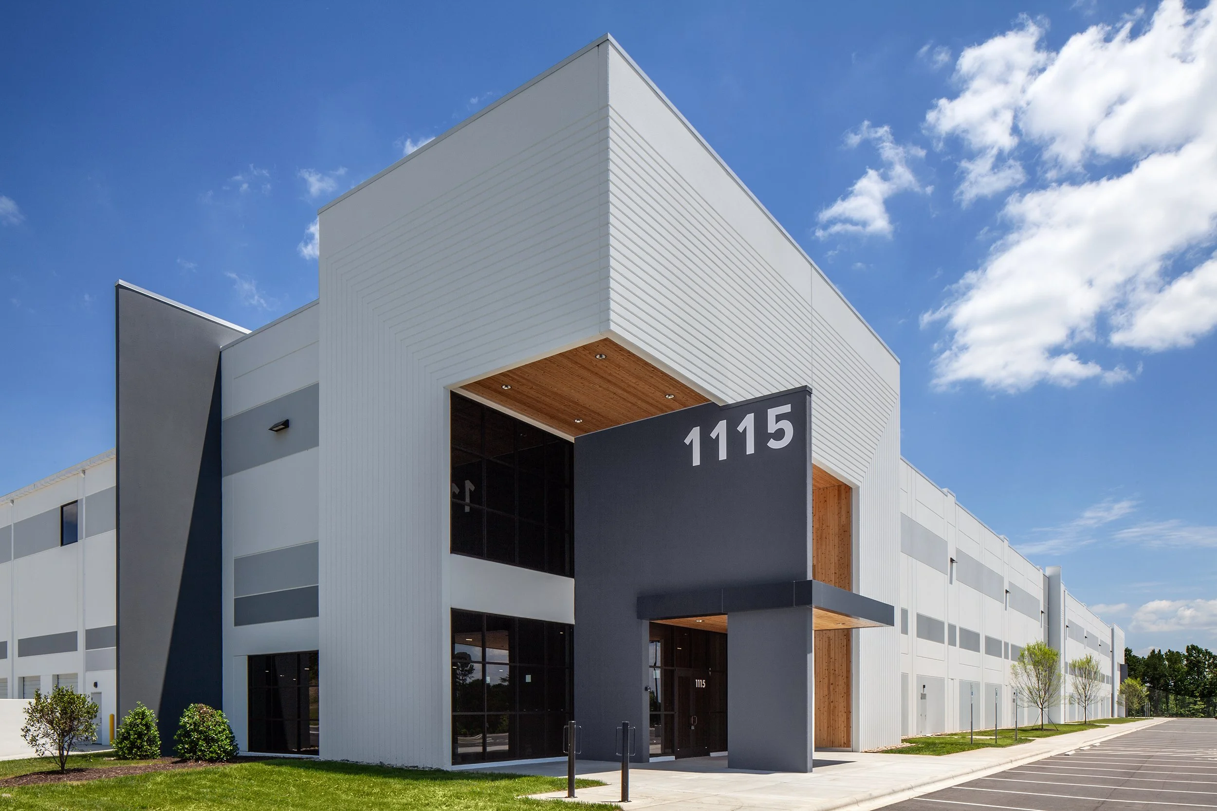 Oak_Commerce_Center_0497.jpg