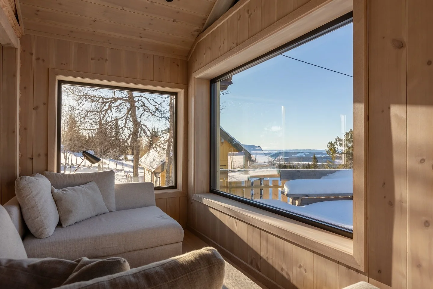 H&oslash;stferien er i gang p&aring; Sjusj&oslash;en 🍂🏡

Vi i Mesna Bygg har hatt gleden av &aring; jobbe med mange flotte prosjekter &ndash; fra rehabilitering og modernisering til p&aring;bygg og oppgraderinger.

N&aring; ser vi frem mot vinteren