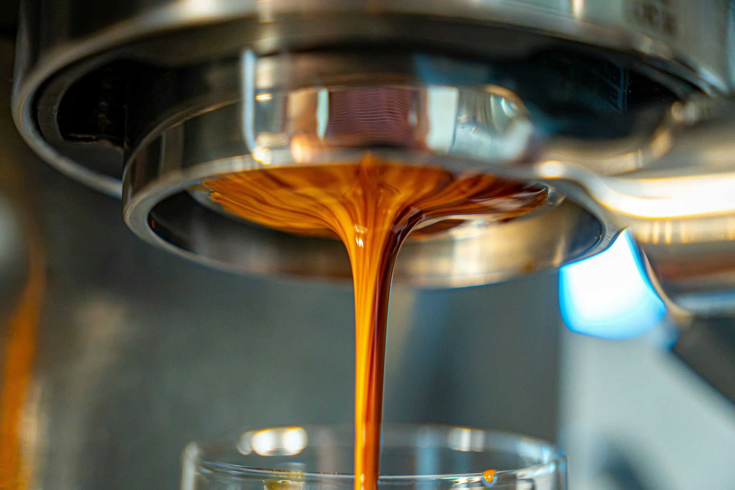 We proudly serve Montenero Classico, found at World of Coffee San Diego 2026. Dark chocolate and rich caramel over a bold body, lifted by gentle acidity and a hint of jasmine. 92 points by Coffee Review. Balance at its best.