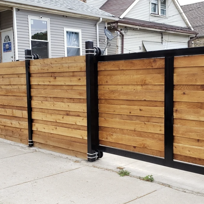 Wood Fencing: Custom styles