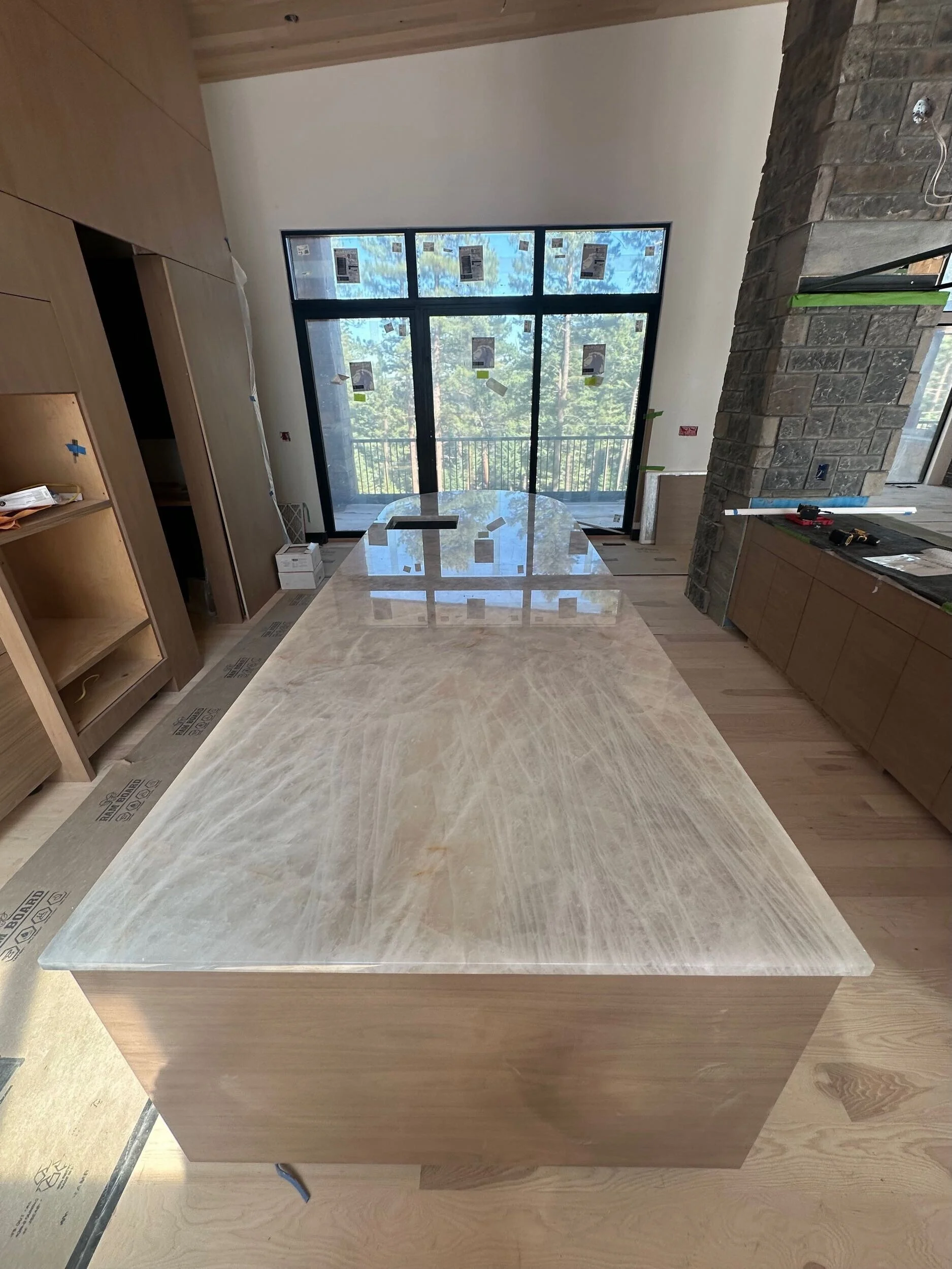 The kitchen at Casa Madrid is taking shape! We inventoried plumbing fixtures yesterday, painters are working their way through the house, carpenters are wrapping up!! Appliances are 4 weeks out! #luxurylifestyle #kitchen #design #building #heart