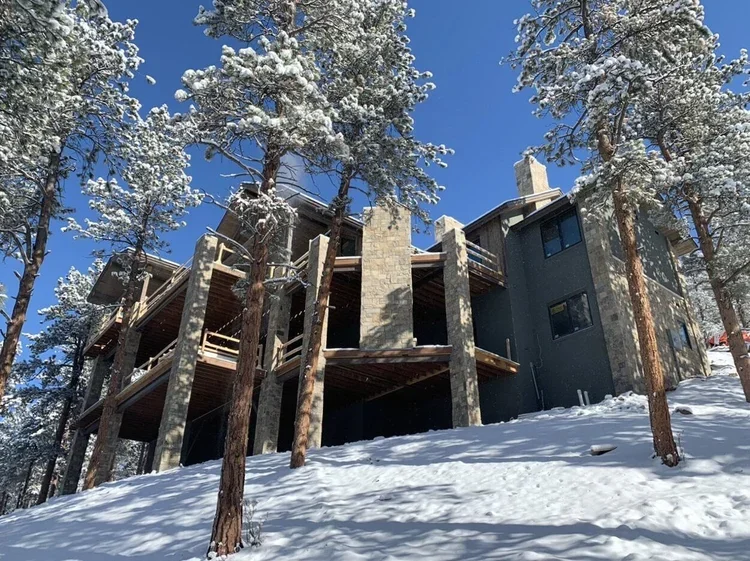 Exteriorsnow.webp