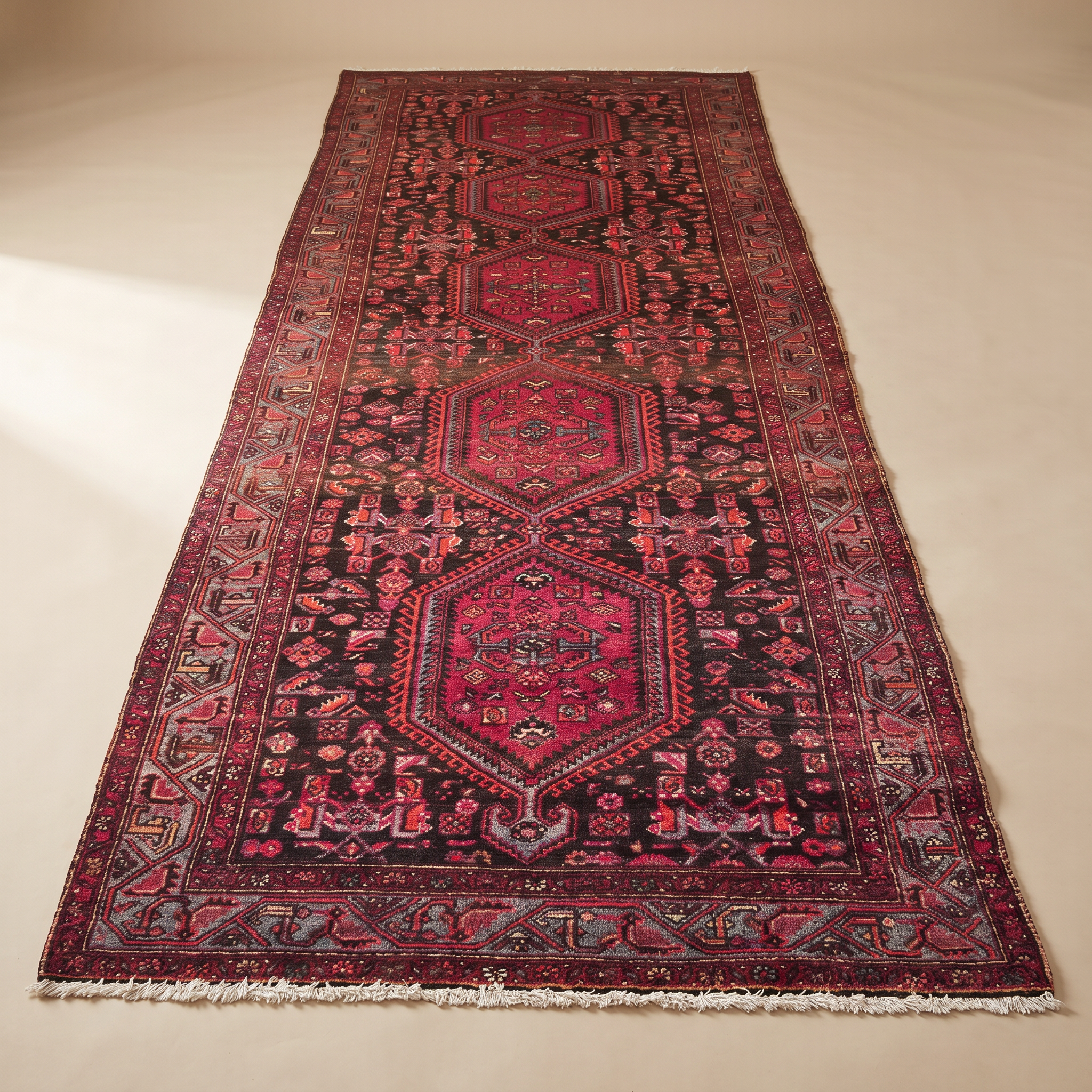 Elegant Traditional Persian-Style Area Rug – Floral Medallion Design
