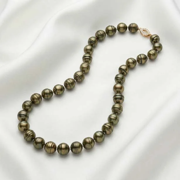 Dark Green Pearl Necklace