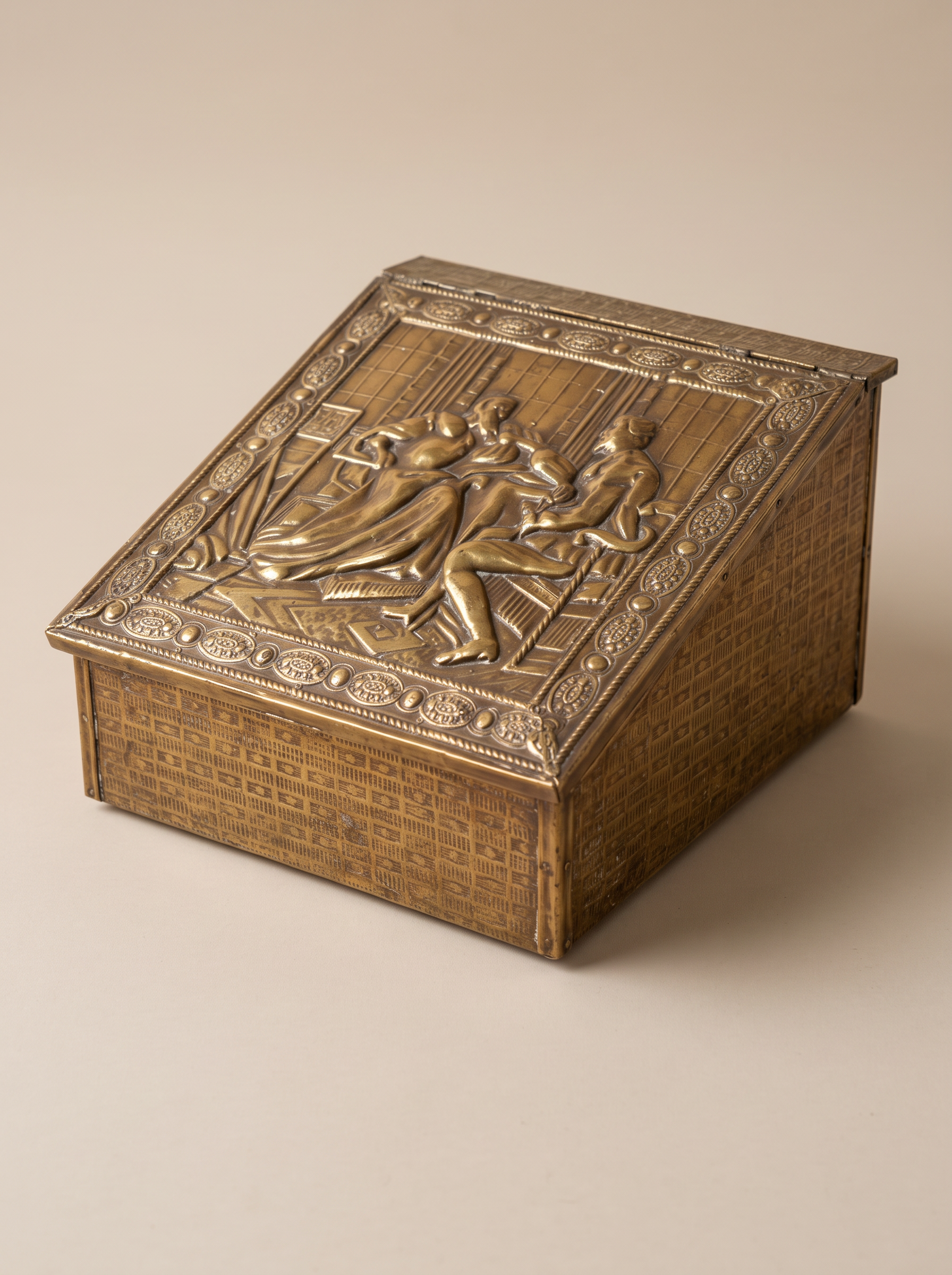 ANTIQUE_FURNITURE_67249_Nano_Banana_2.jpg