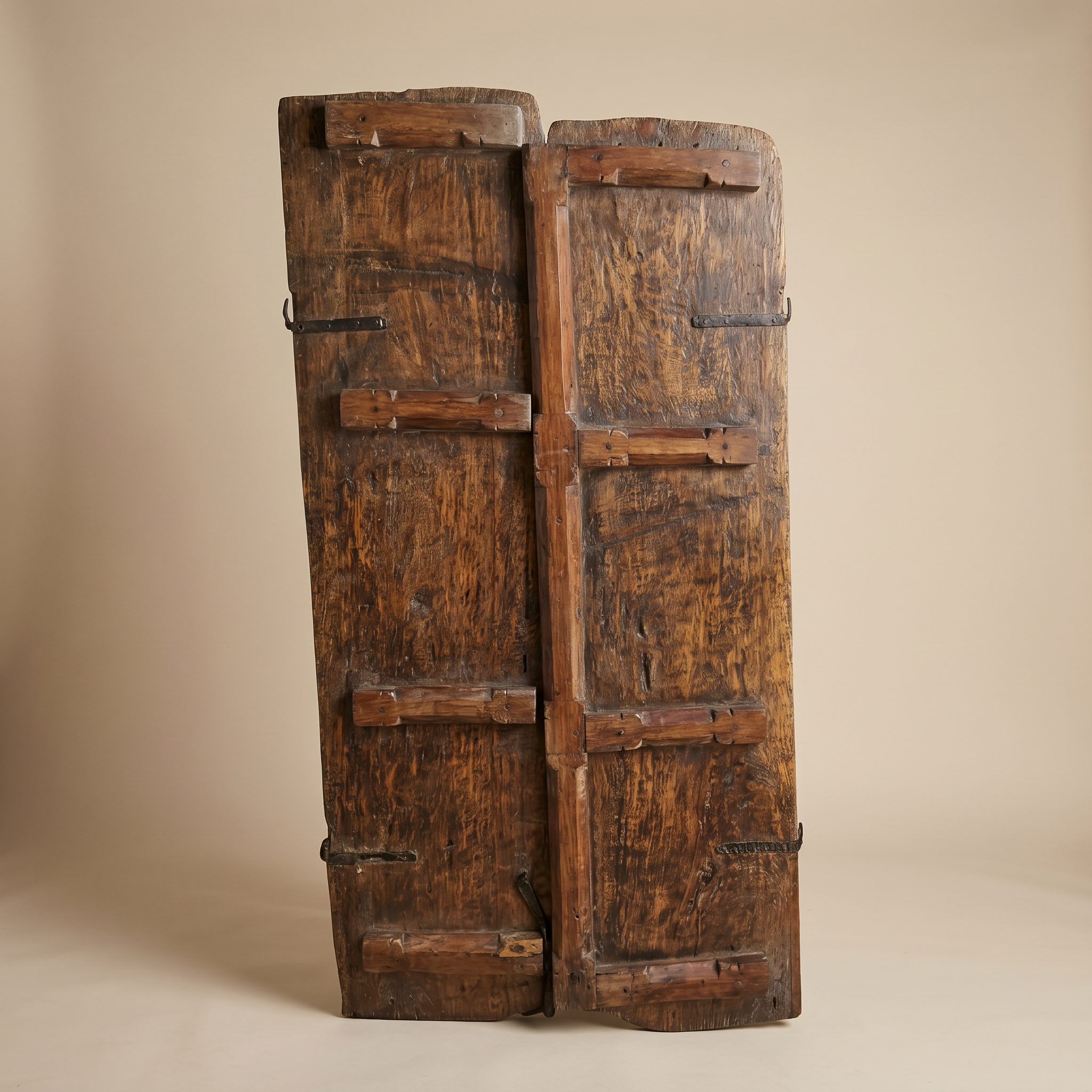 ANTIQUE DOUBLE-LEAF PLANK DOORS