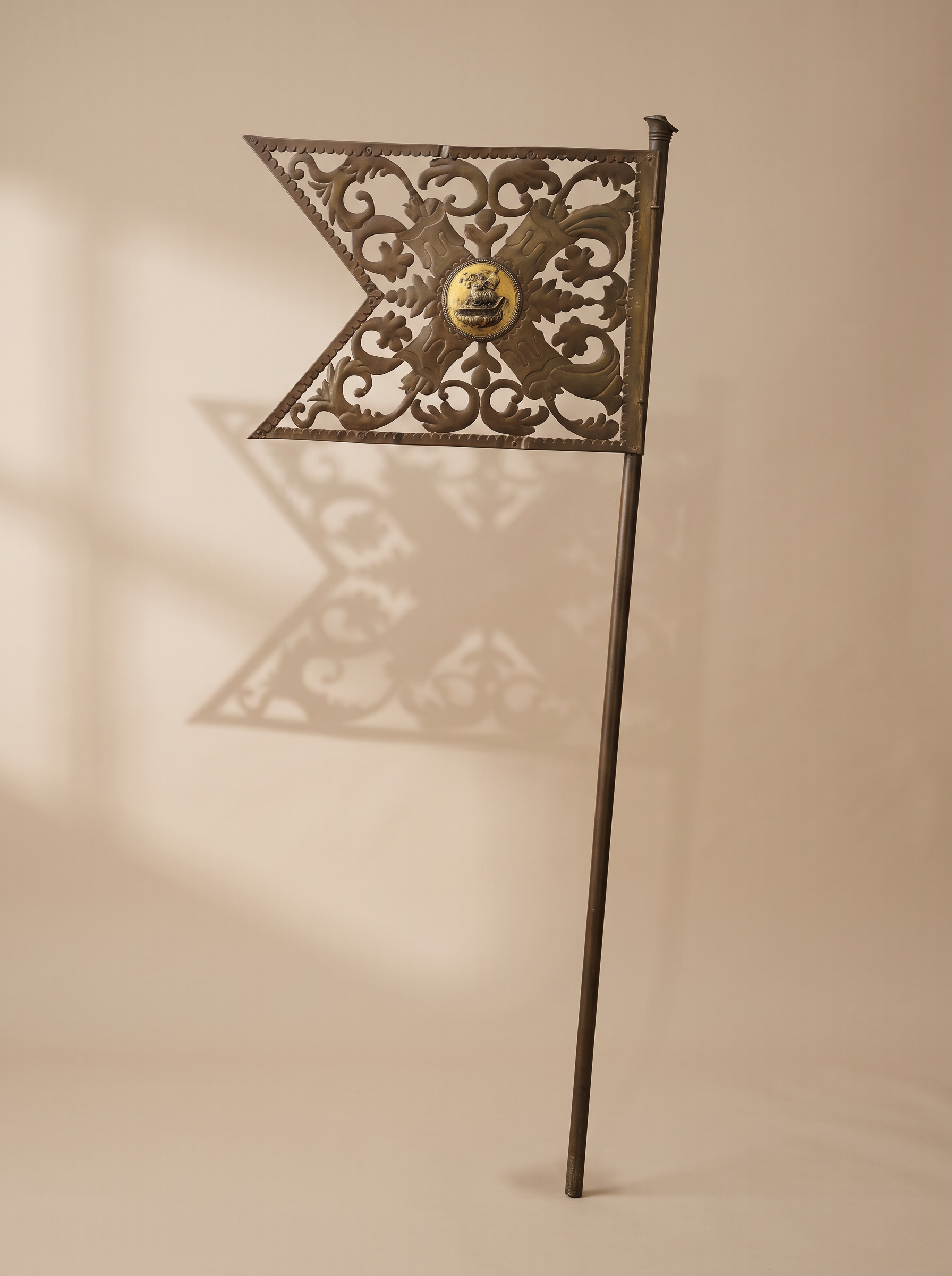 ANTIQUE_FURNITURE_64463_Nano_Banana_2.jpg