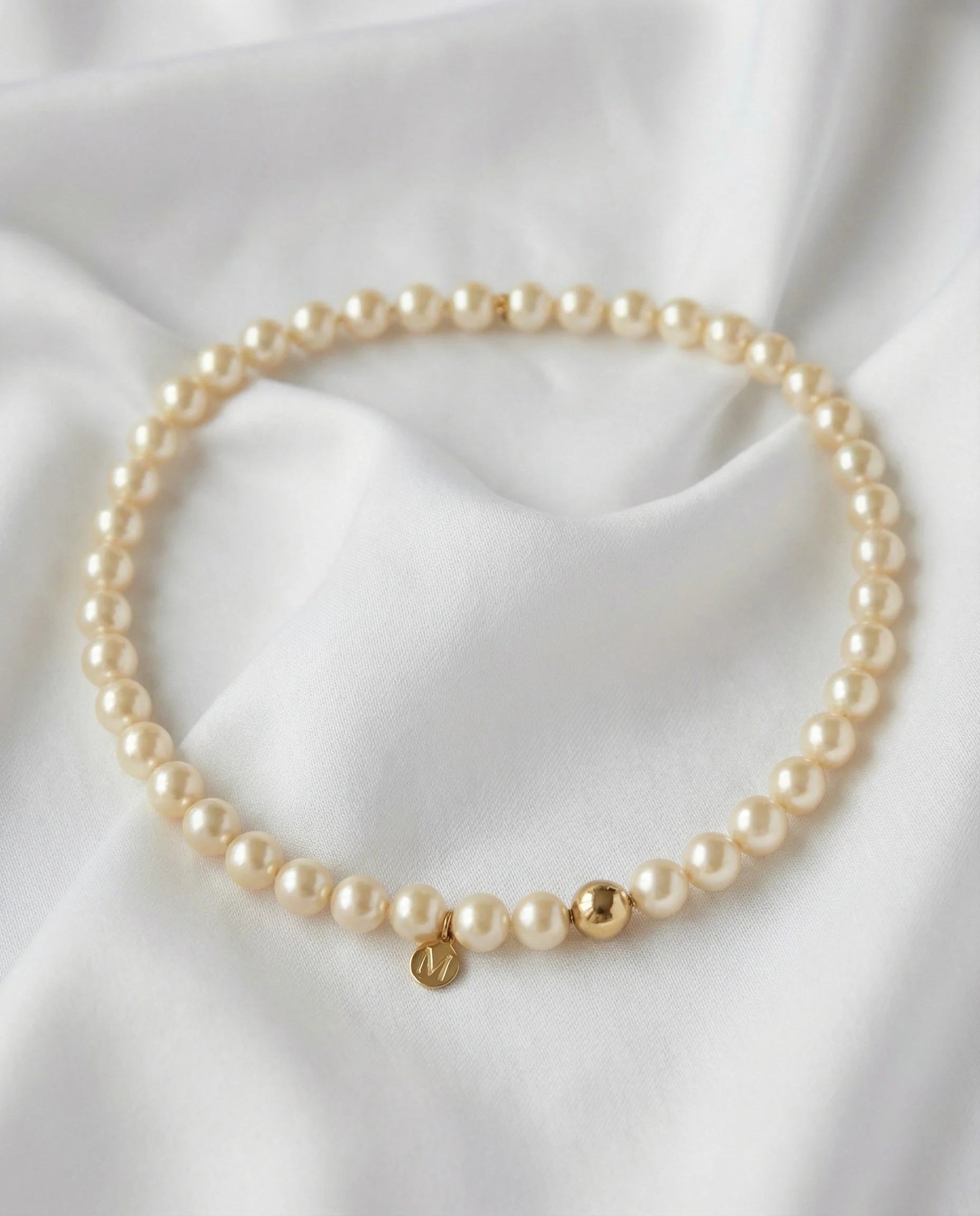 Classic Short Pearl Necklace