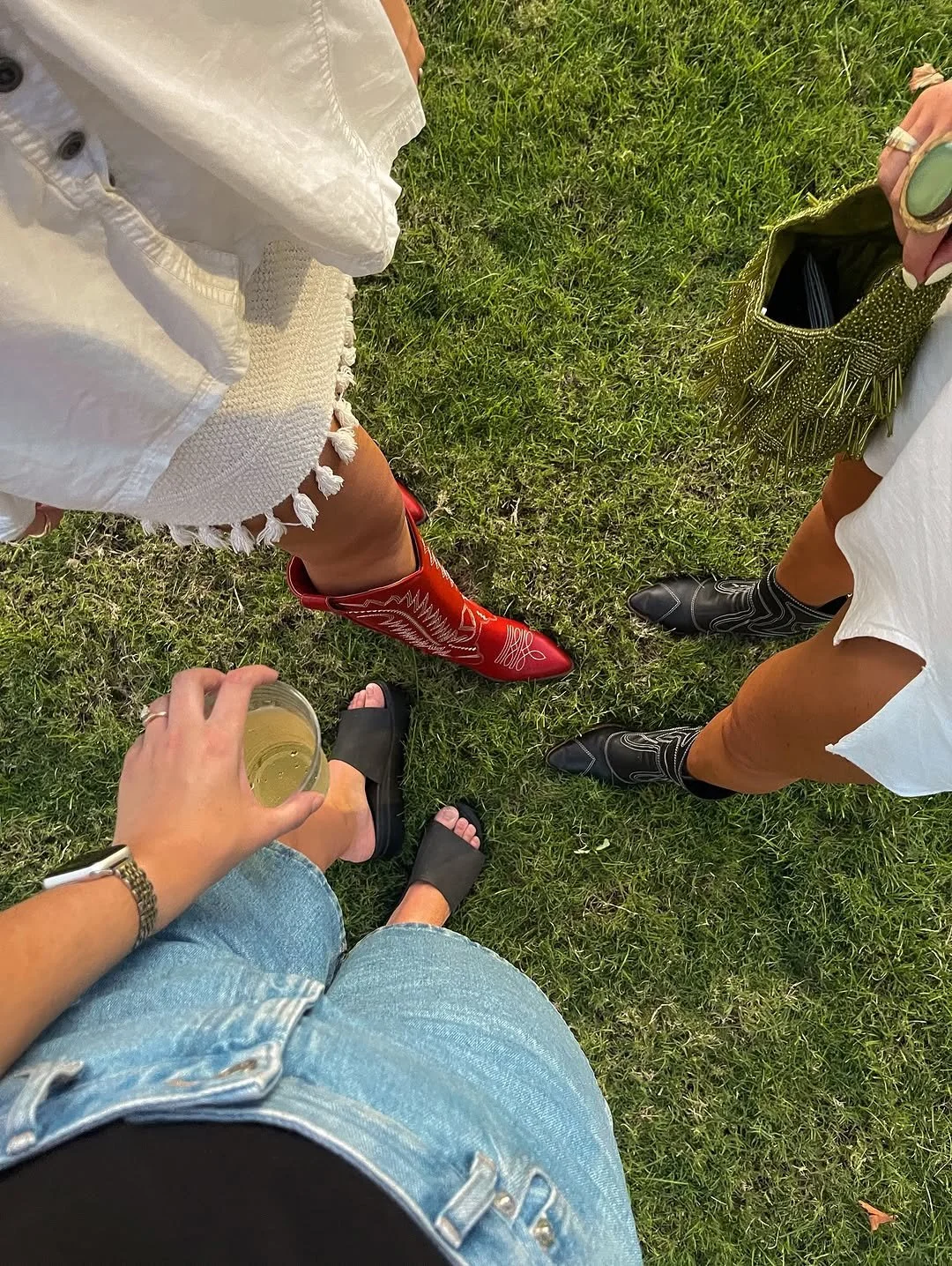 8 Thoughtful Ways to Show Up for Your Friends