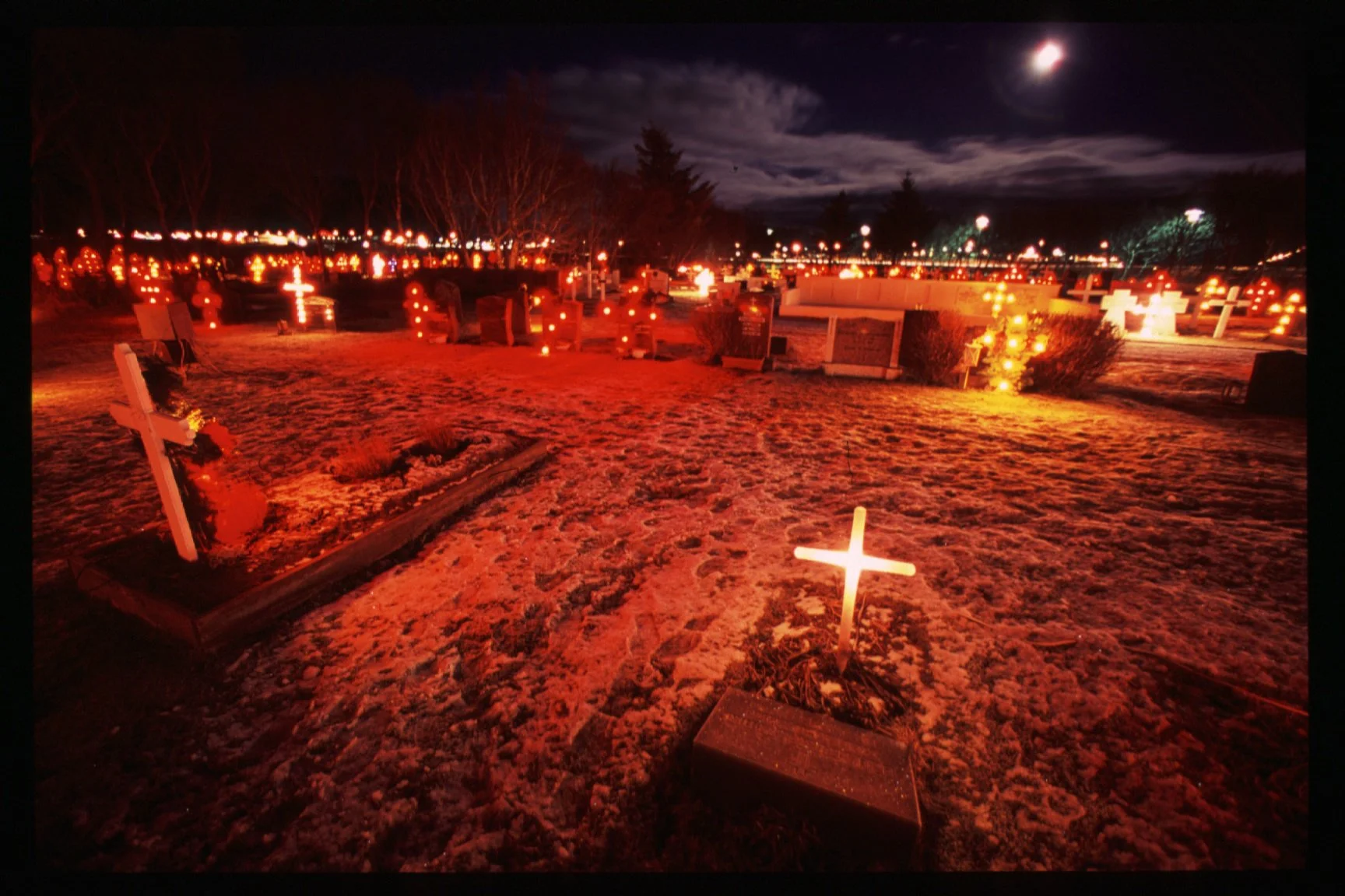 iceland_cemetery (1 of 1).jpg