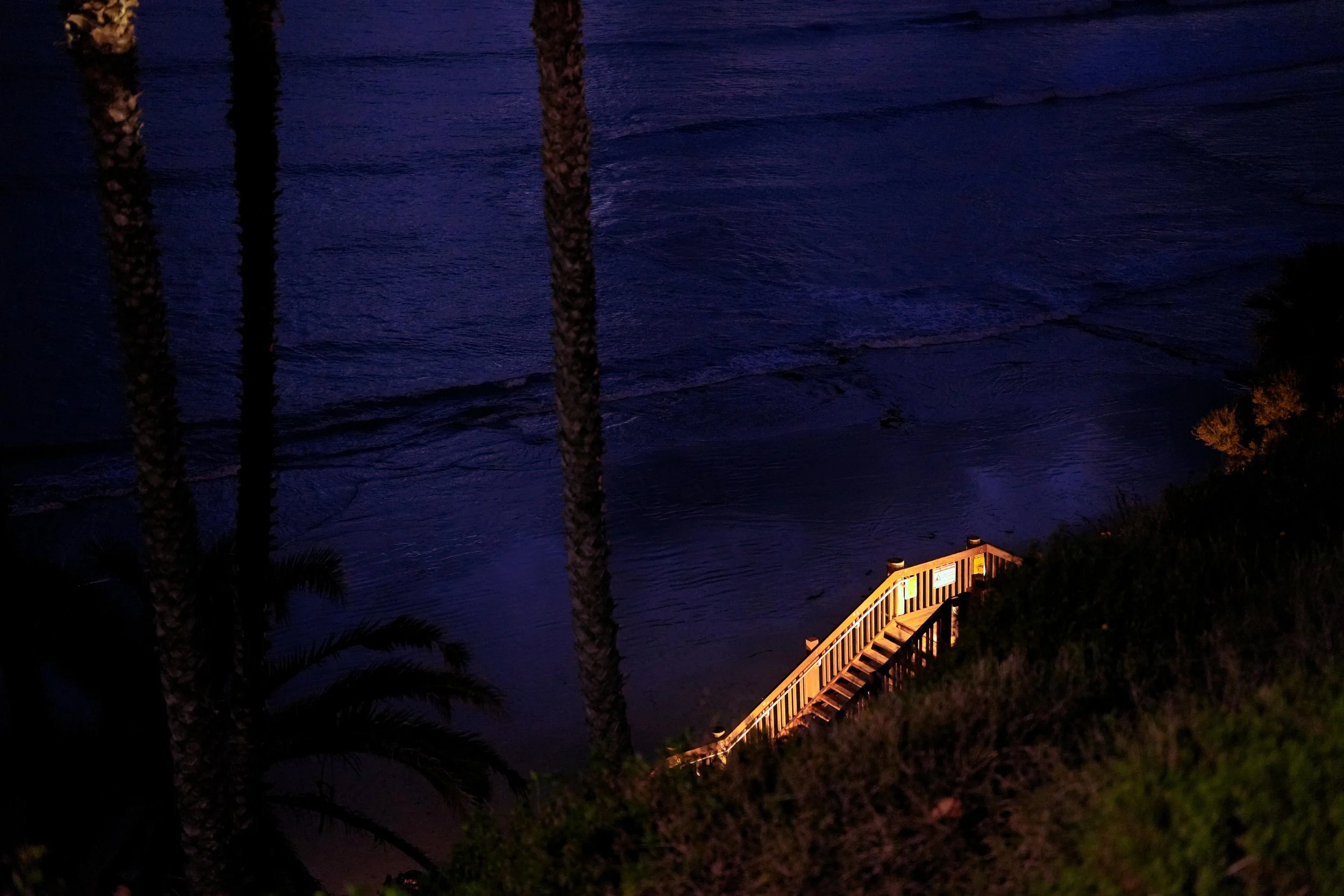swamis_12_25_stairs dusk.jpg