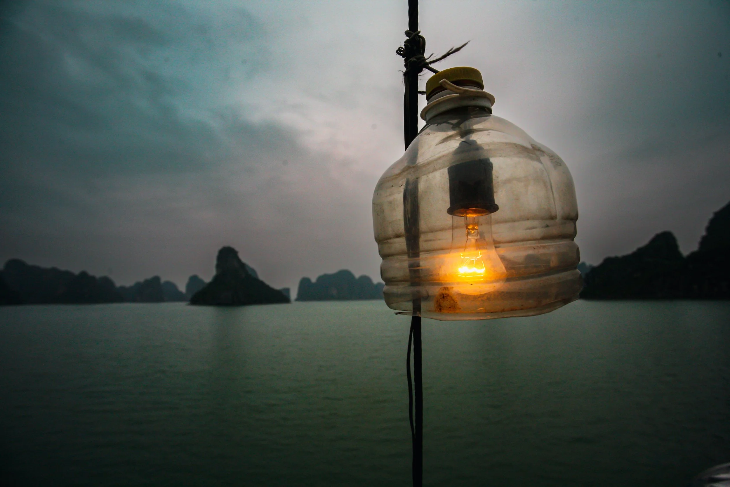 VIETNAM_2010_LANTERN_CLASSIC_LOOK2_rt3_x2.jpg