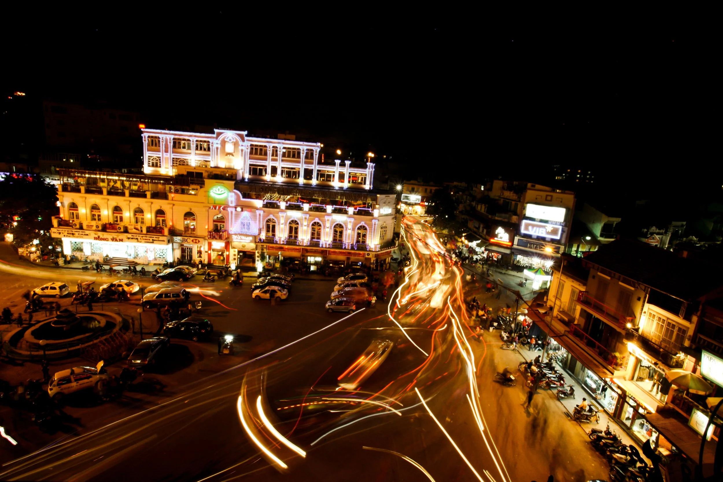 VIETNAM_2010_HANOI_TRAFFIC_rt2_x1.jpg