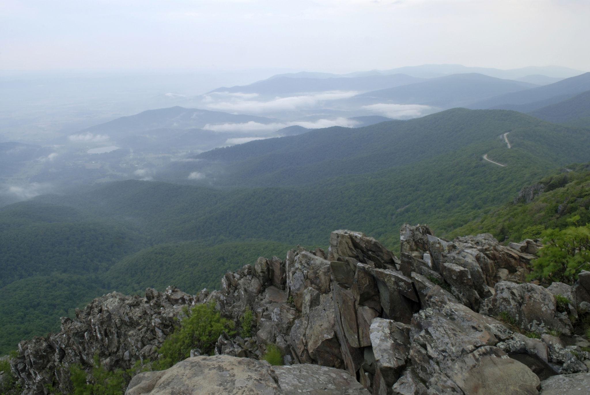 shenandoah valley from sharp rock