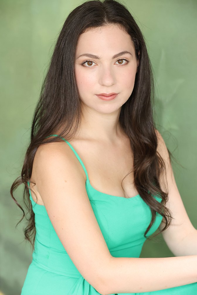 RLG_Portrait_Green Top_sm.JPG