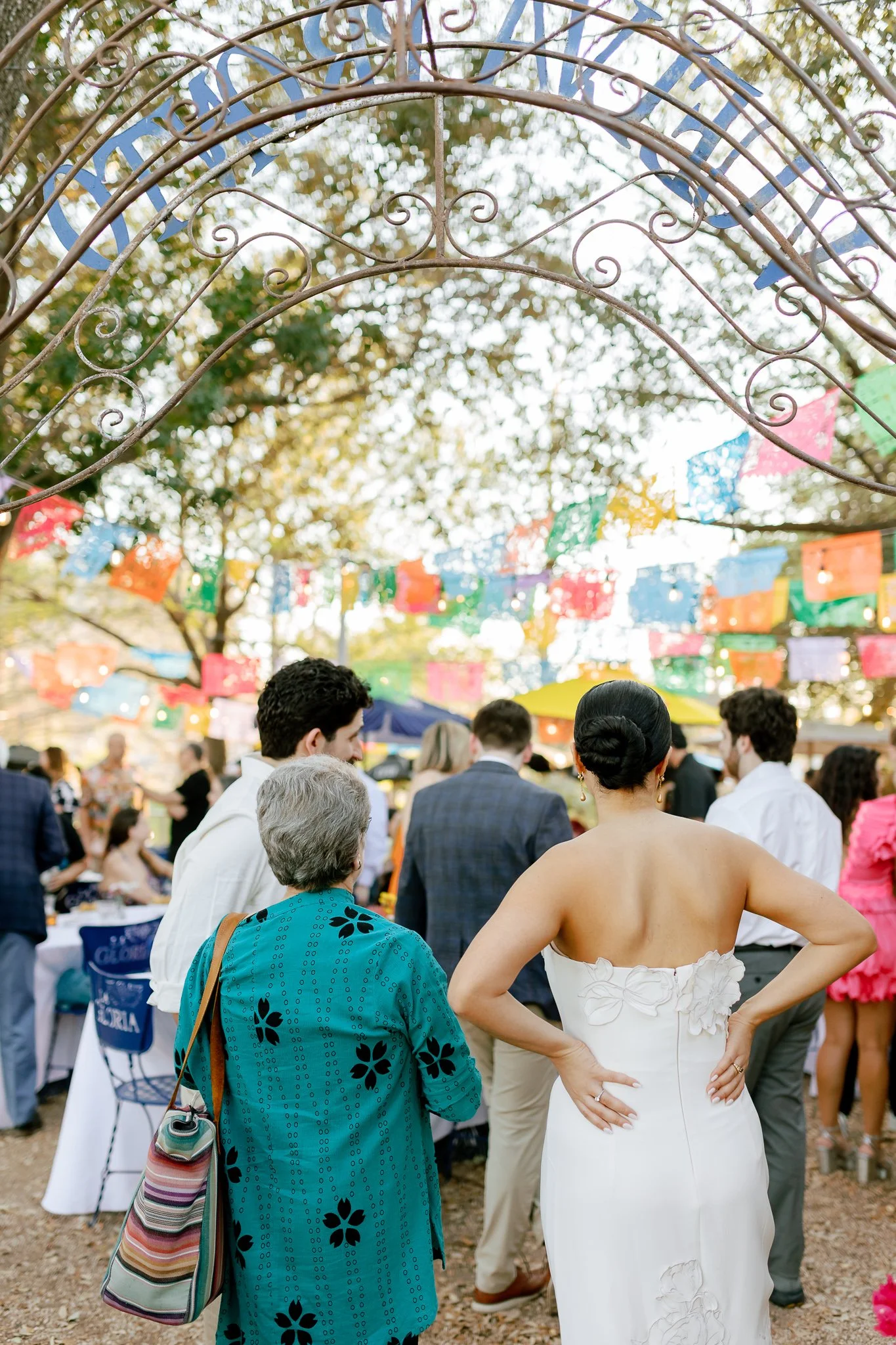 la-gloria-pearl-rehearsal-dinner-crowd--25.jpg