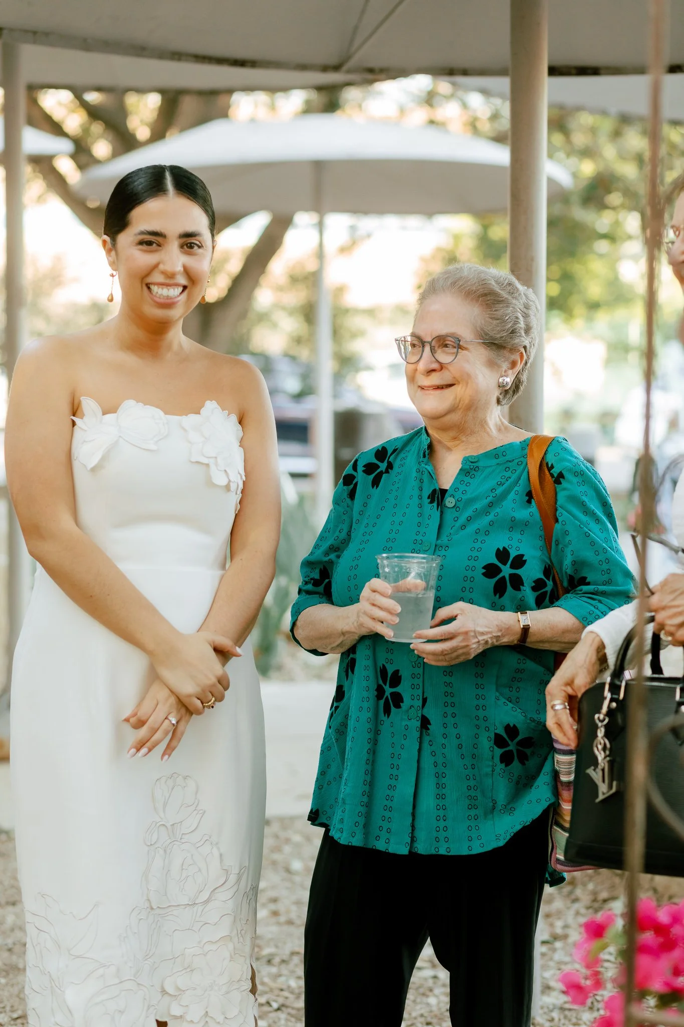la-gloria-pearl-rehearsal-dinner-bride-guest--21.jpg