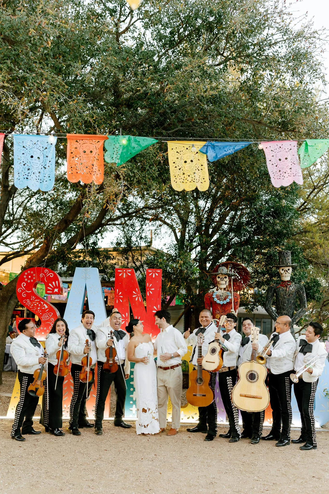 la-gloria-pearl-rehearsal-dinner-couple-mariachi-group-33.jpg