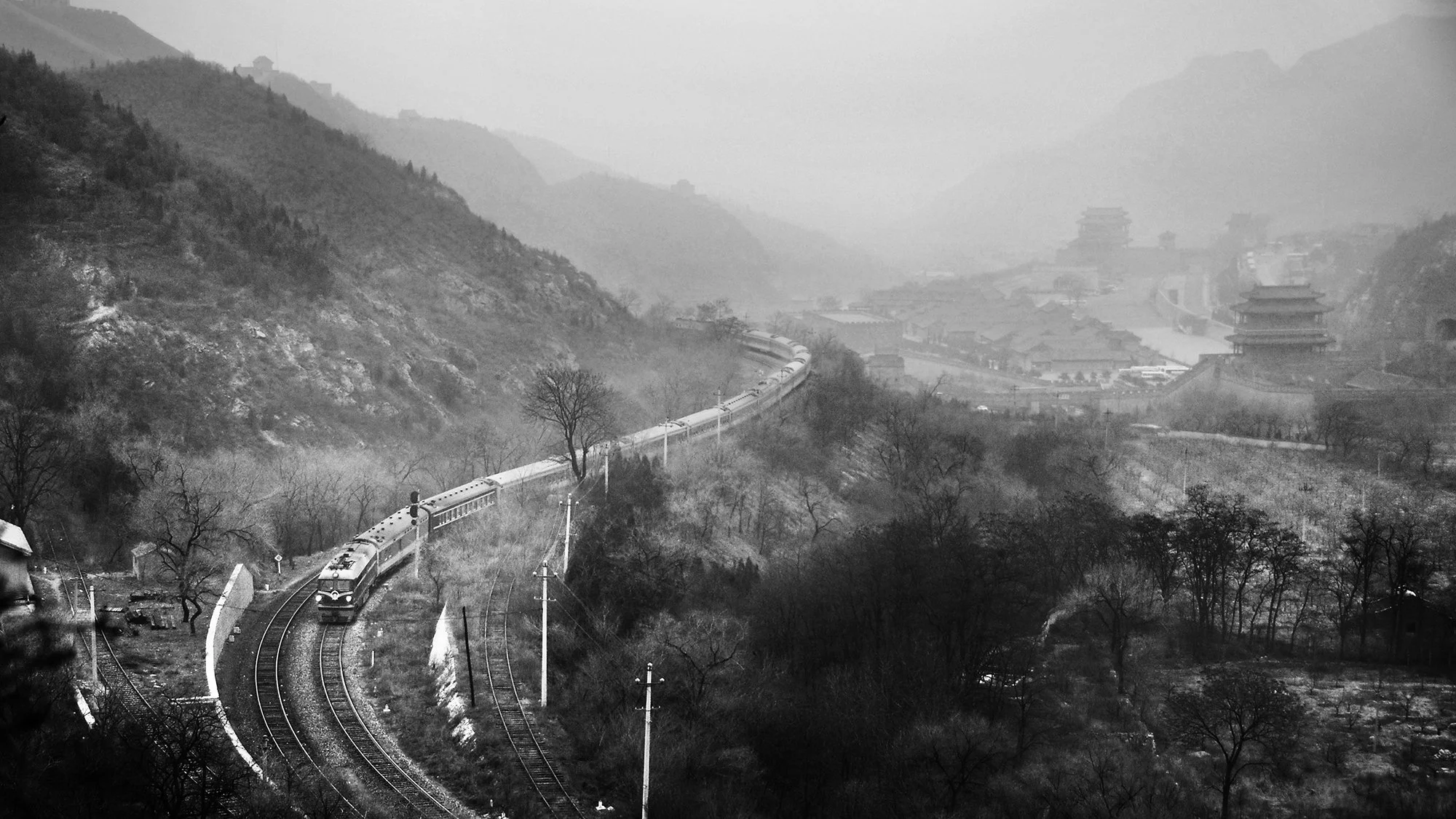 京張鐵路關溝段推挽運行普通客車