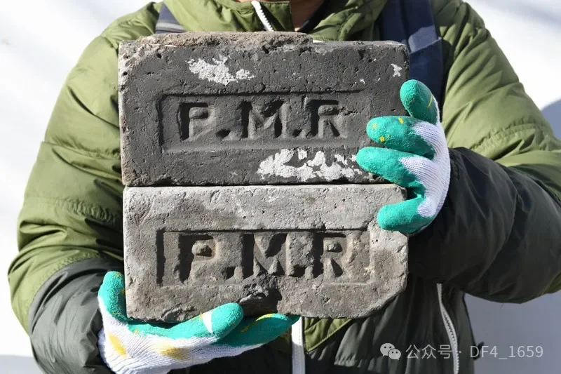 京奉鐵路文字磚現身豐臺橋南城中村