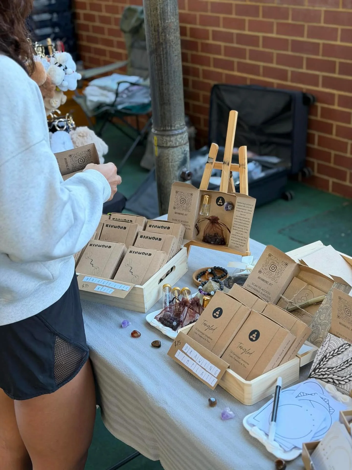 Our first stall @subifarmersmarket 

#smallbusiness #marketstall #mindfulness #creative #diy