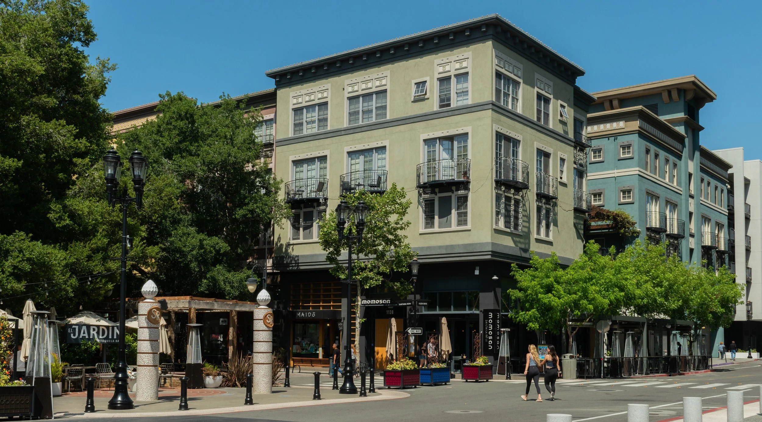 Santana Row Blu Skye Media-18-4K.jpg