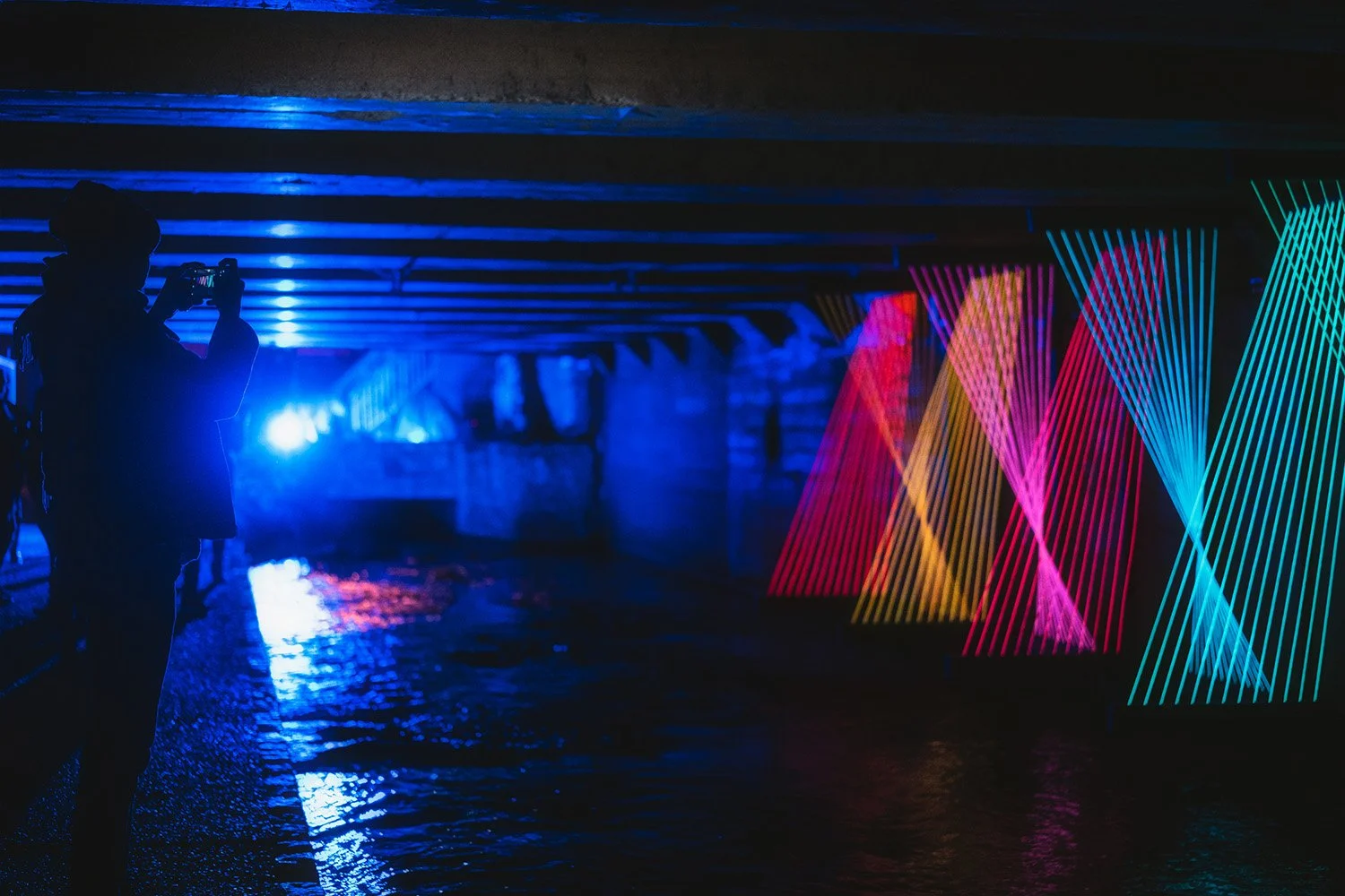 The installation’s placement on water is intentional. Beyond the individual components lies the reflection—both literal and metaphorical—of how we coexist within a shared environment. The work ultimately invites the viewer to move past individuality 