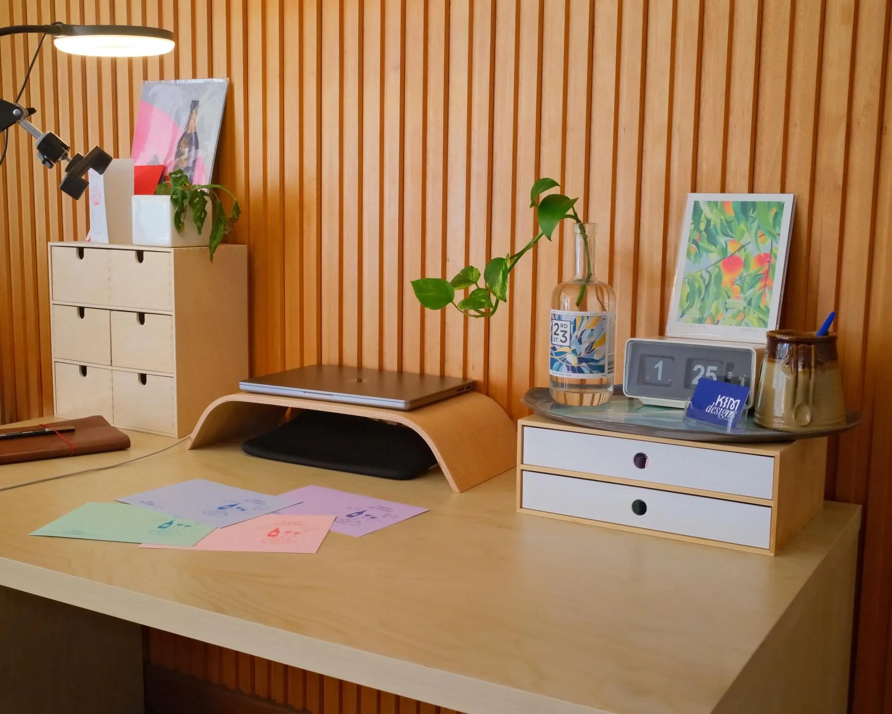 Hey strangers, 
Here is my desk &amp; all my lovely desky belongings, I hope you appreciate my effort of cleaning her 

#graphicdesign #designbusiness #greetingcards #happybirthday #heystranger