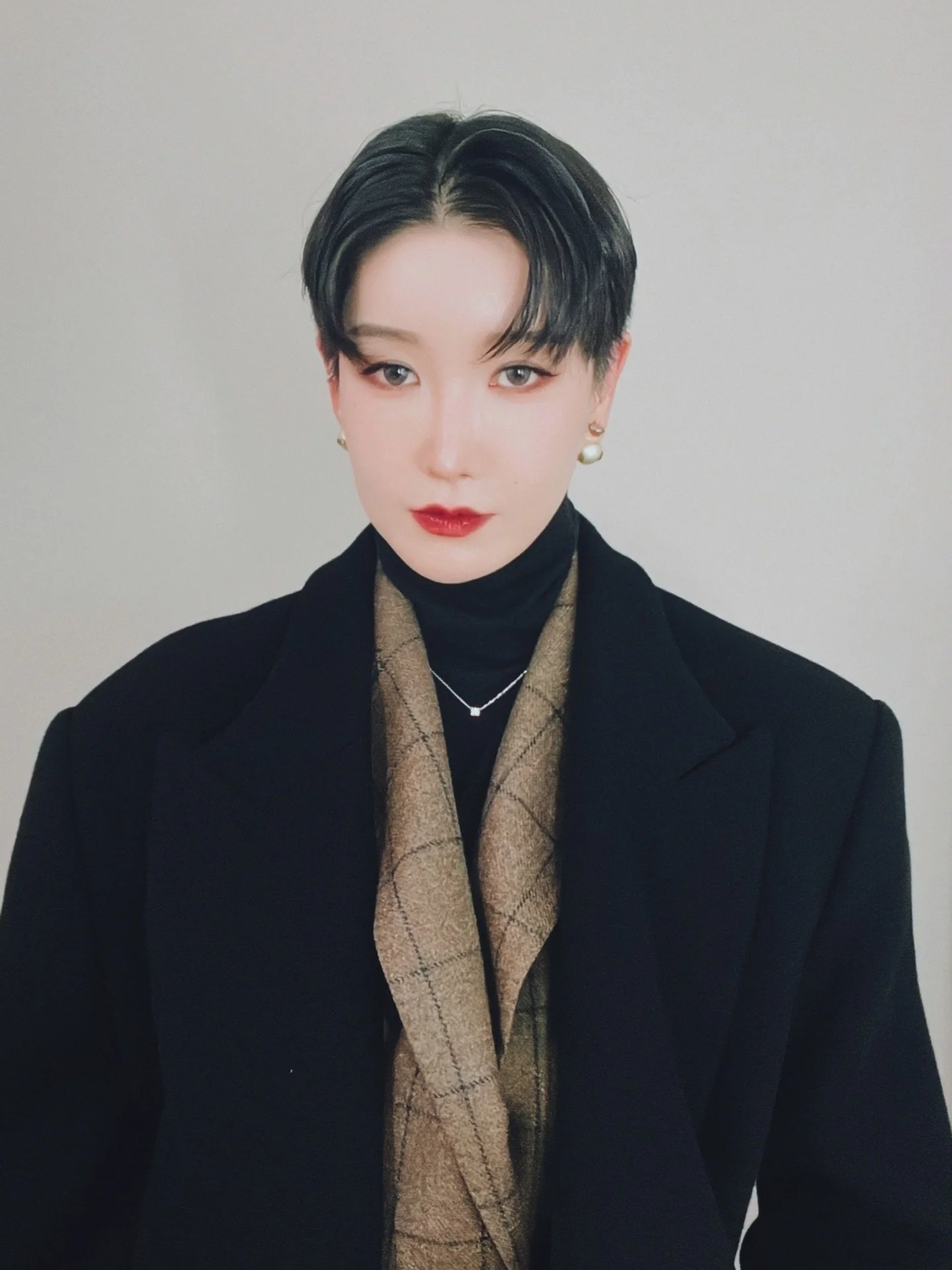 𝗜 𝗱𝗼𝗻&rsquo;𝘁 𝗱𝗿𝗲𝘀𝘀 𝘁𝗼 𝗯𝗲 𝘀𝗲𝗲𝗻.
𝗜 𝗱𝗿𝗲𝘀𝘀 𝘁𝗼 𝗯𝗲 𝗿𝗲𝗺𝗲𝗺𝗯𝗲𝗿𝗲𝗱.
⠀
𝗧𝗵𝗶𝘀 𝗶𝘀 𝗻𝗼𝘁 𝘀𝘁𝘆𝗹𝗶𝗻𝗴.
𝗧𝗵𝗶𝘀 𝗶𝘀 𝗮 𝗽𝗼𝗶𝗻𝘁 𝗼𝗳 𝘃𝗶𝗲𝘄.
⠀
⠀
⠀
⠀
⠀
⠀
⠀
⠀
⠀
⠀
⠀
⠀
⠀
⠀
#androgynousstyle #modernelegance #quietluxu
