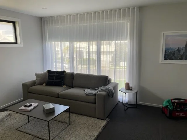Sheer S-Wave Curtain in Lounge Room