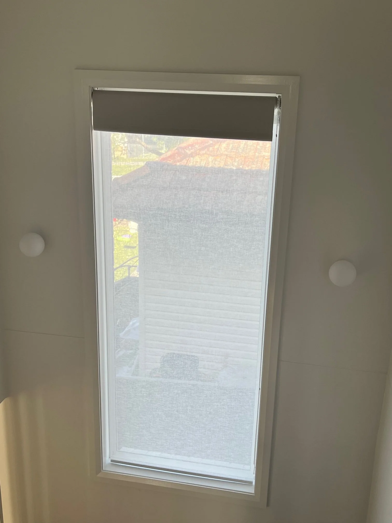 Sunscreen Roller Blind in Uniline Palermo Fabric