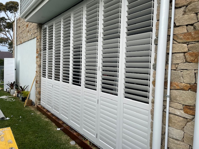 standard-aluminium-outdoor-shutters