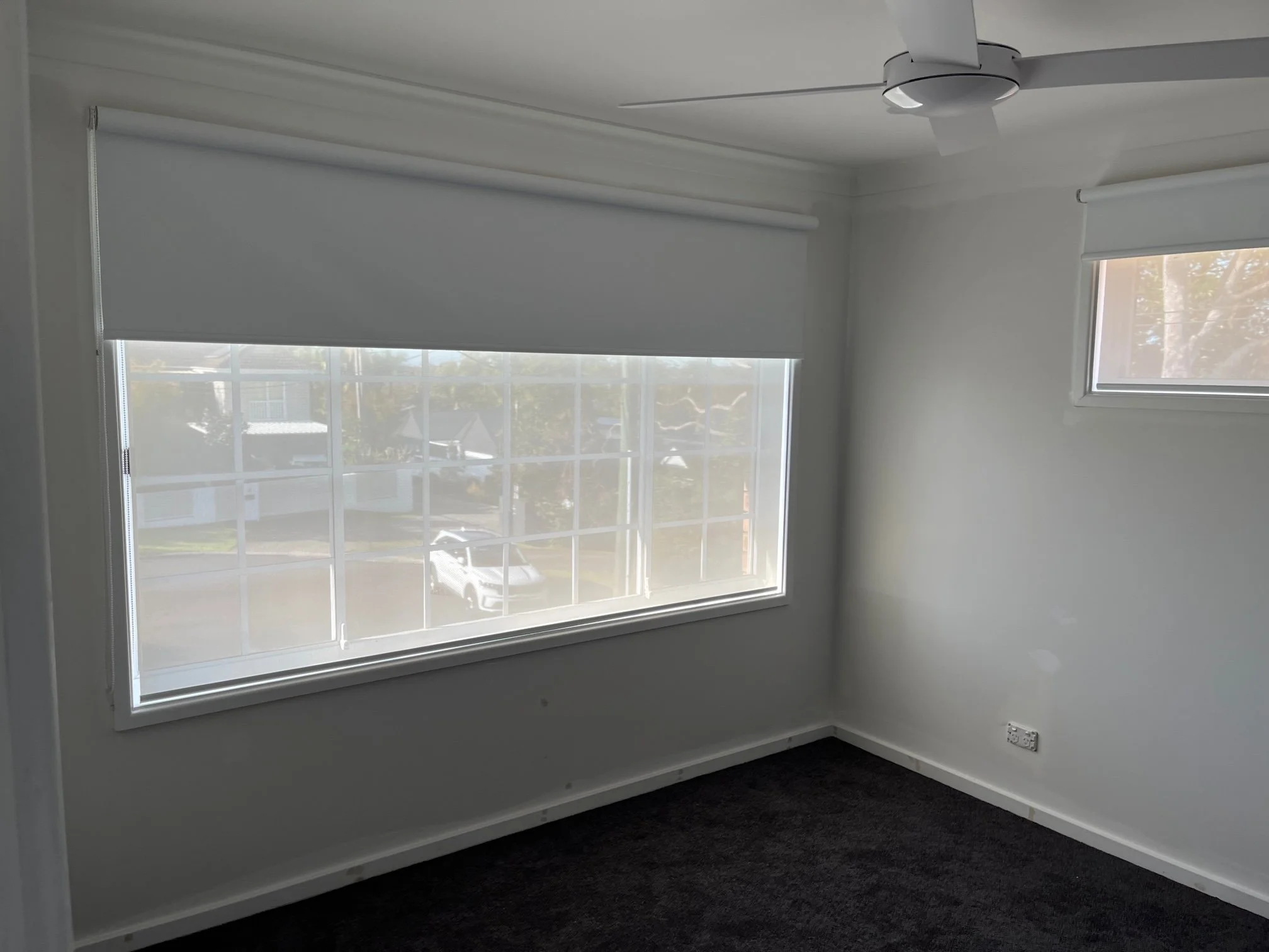 Roller Blinds with Zero Gravity Spring Operation